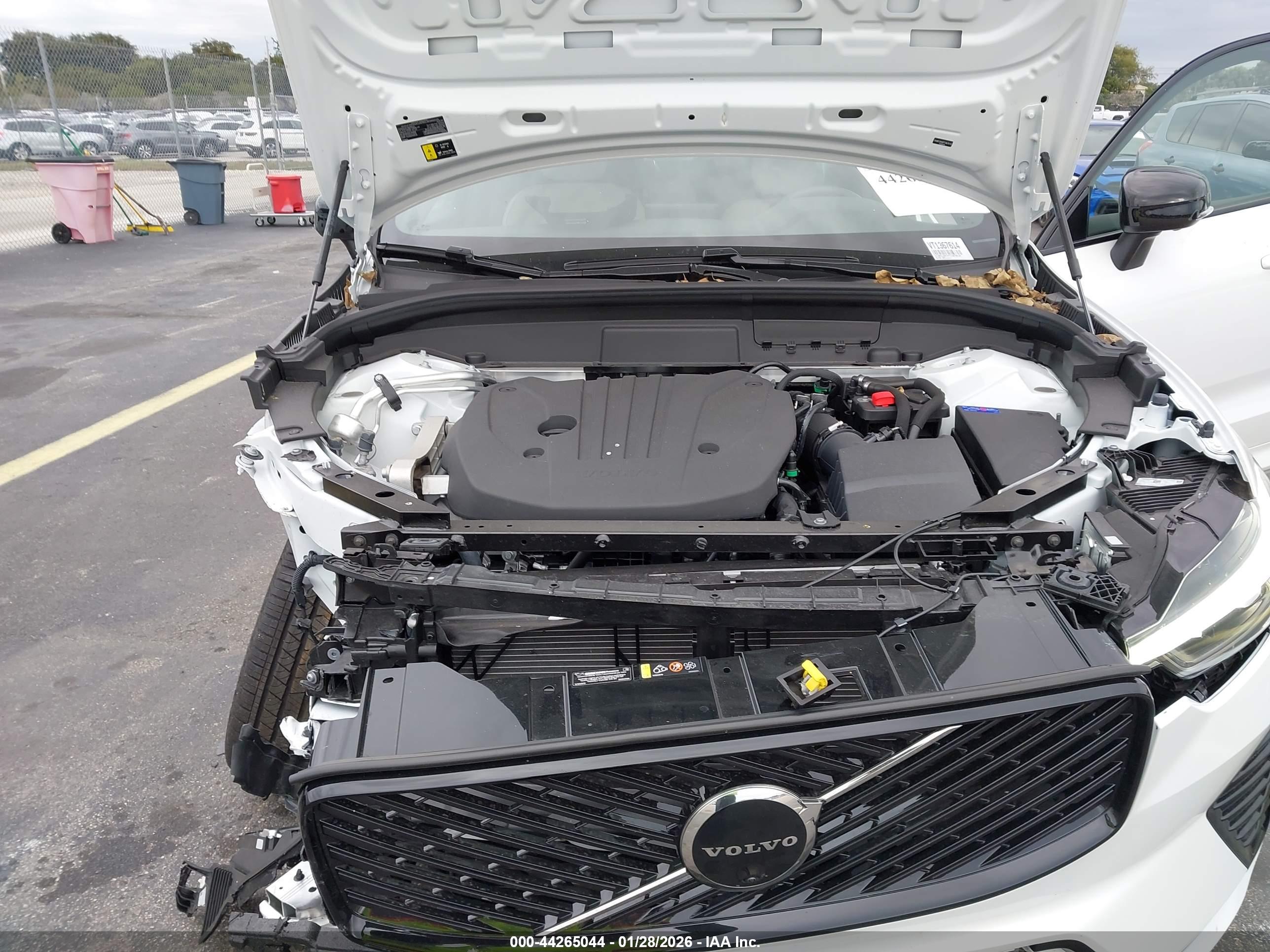 VOLVO XC60 image 10