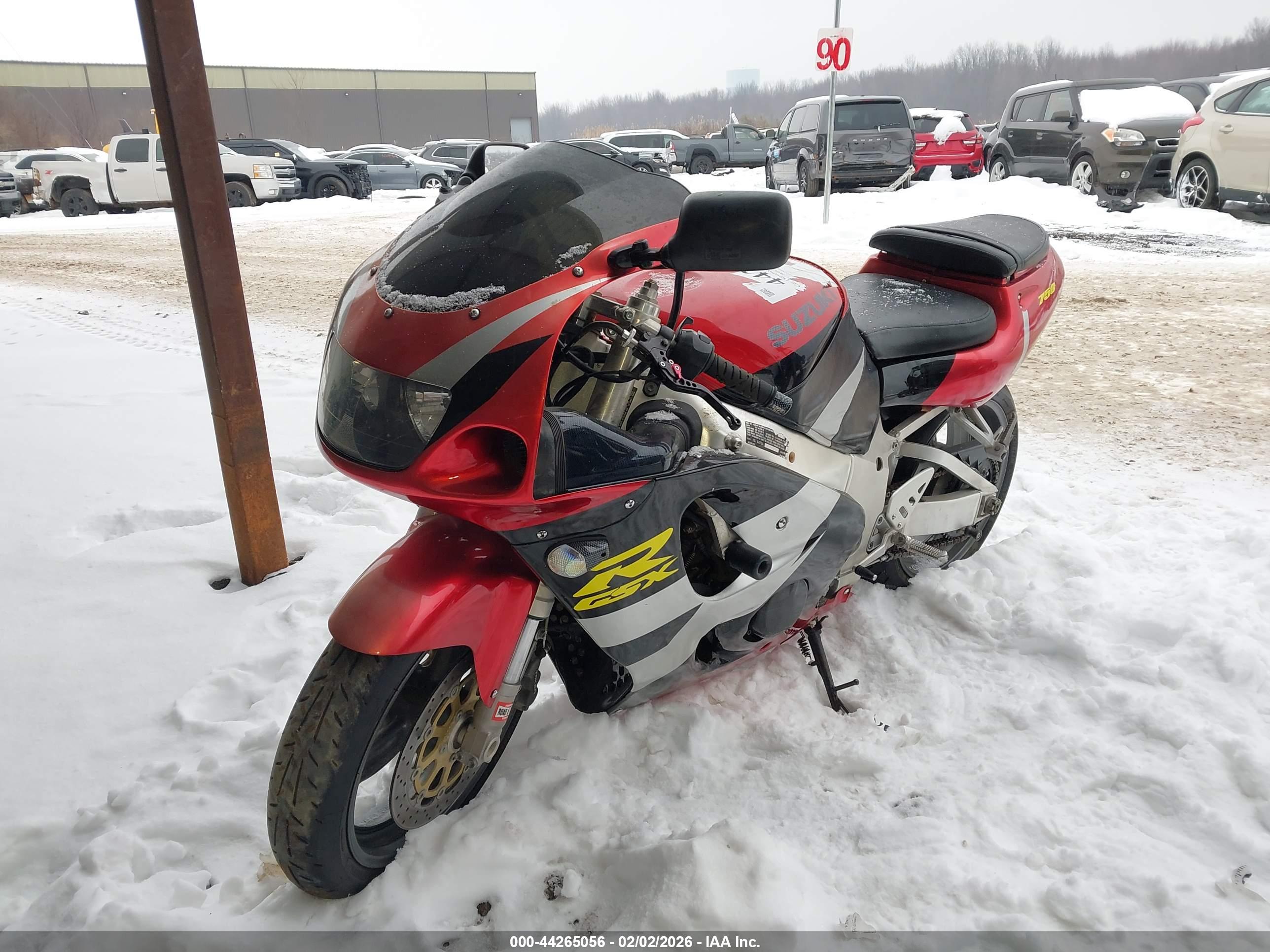 SUZUKI GSX-R750 image 2