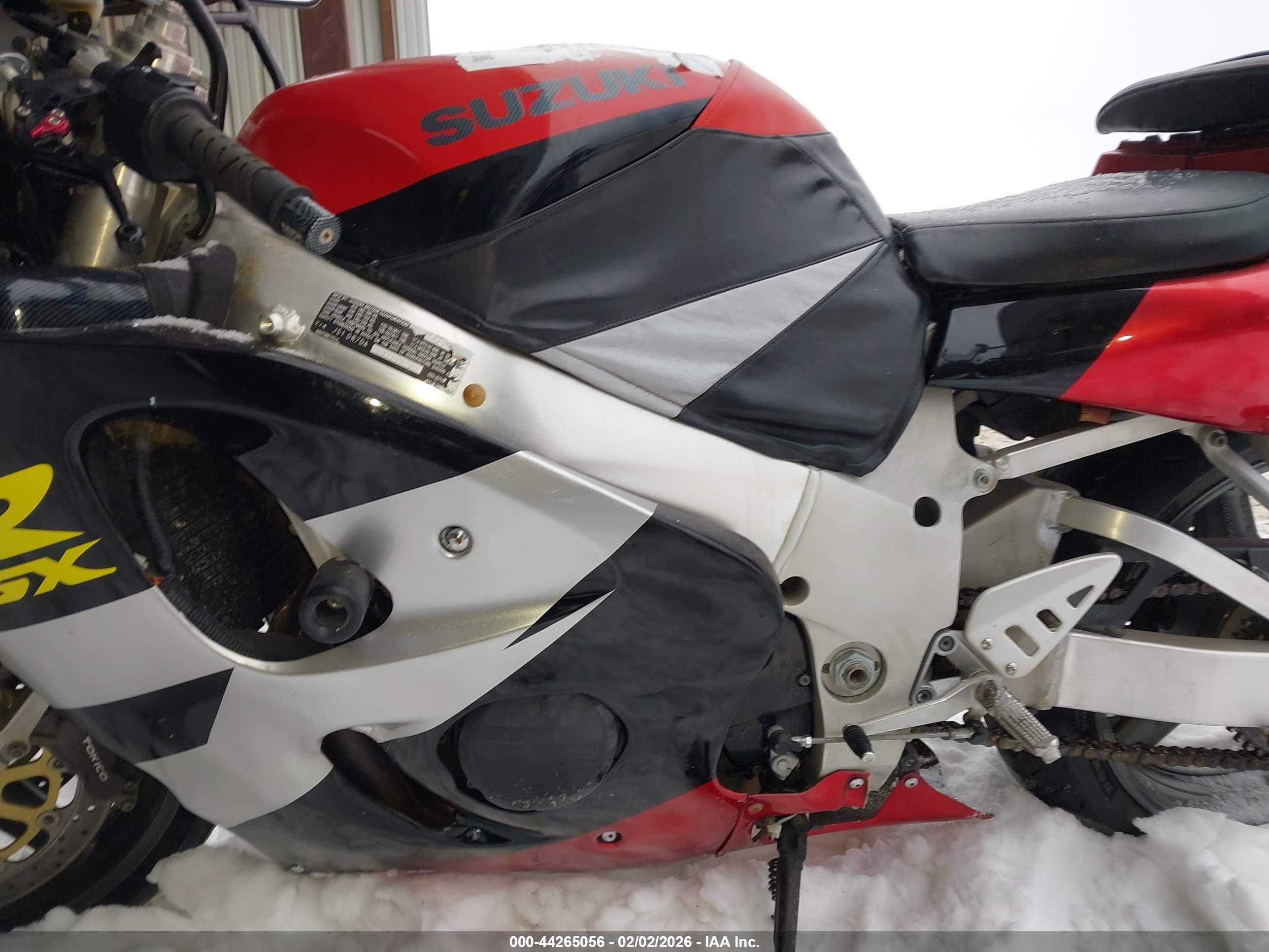 SUZUKI GSX-R750 image 9