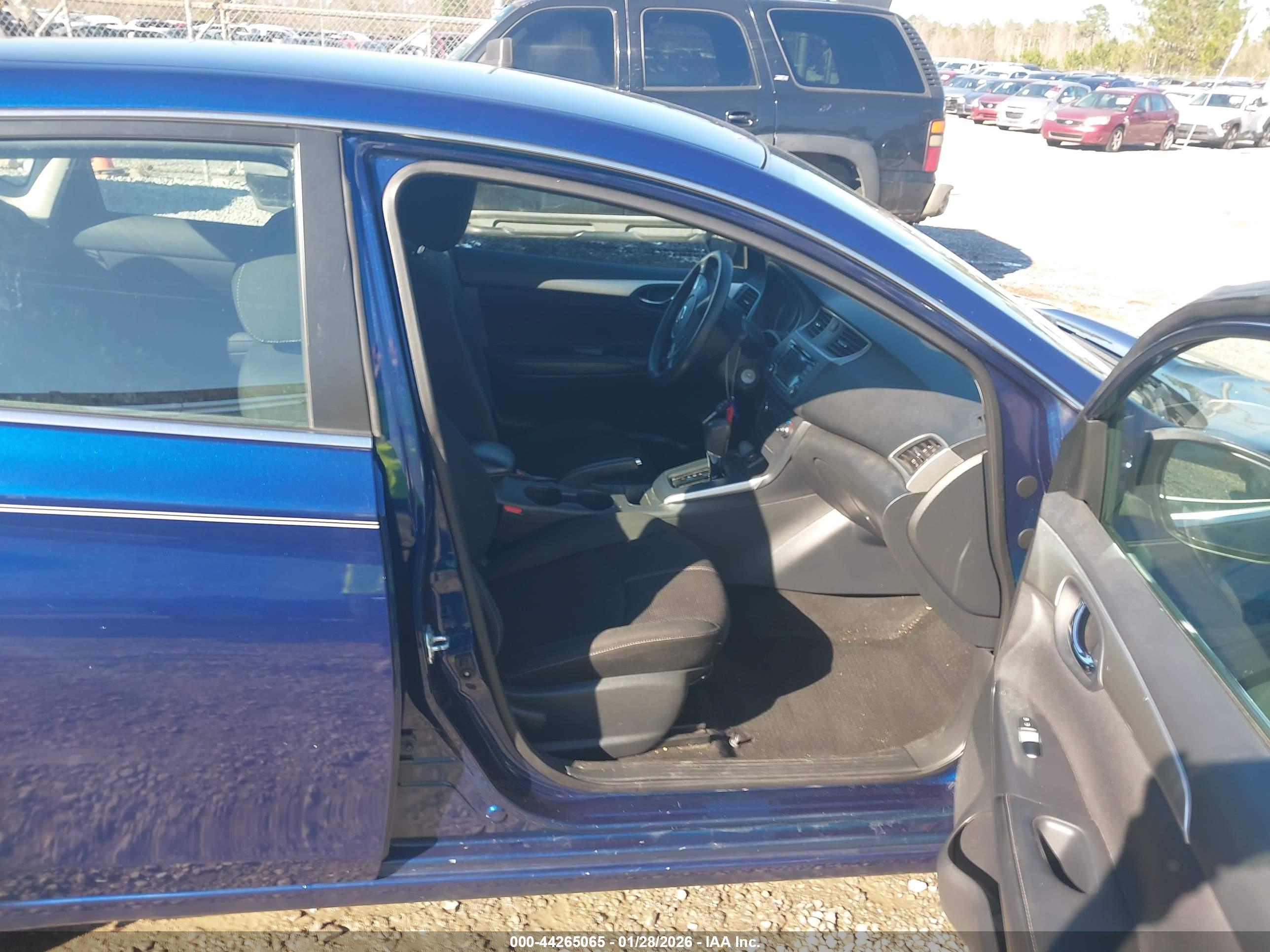 NISSAN SENTRA image 5