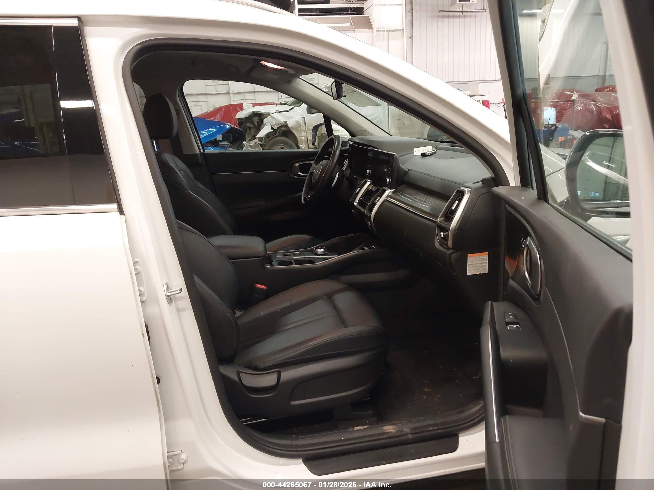 KIA SORENTO image 5