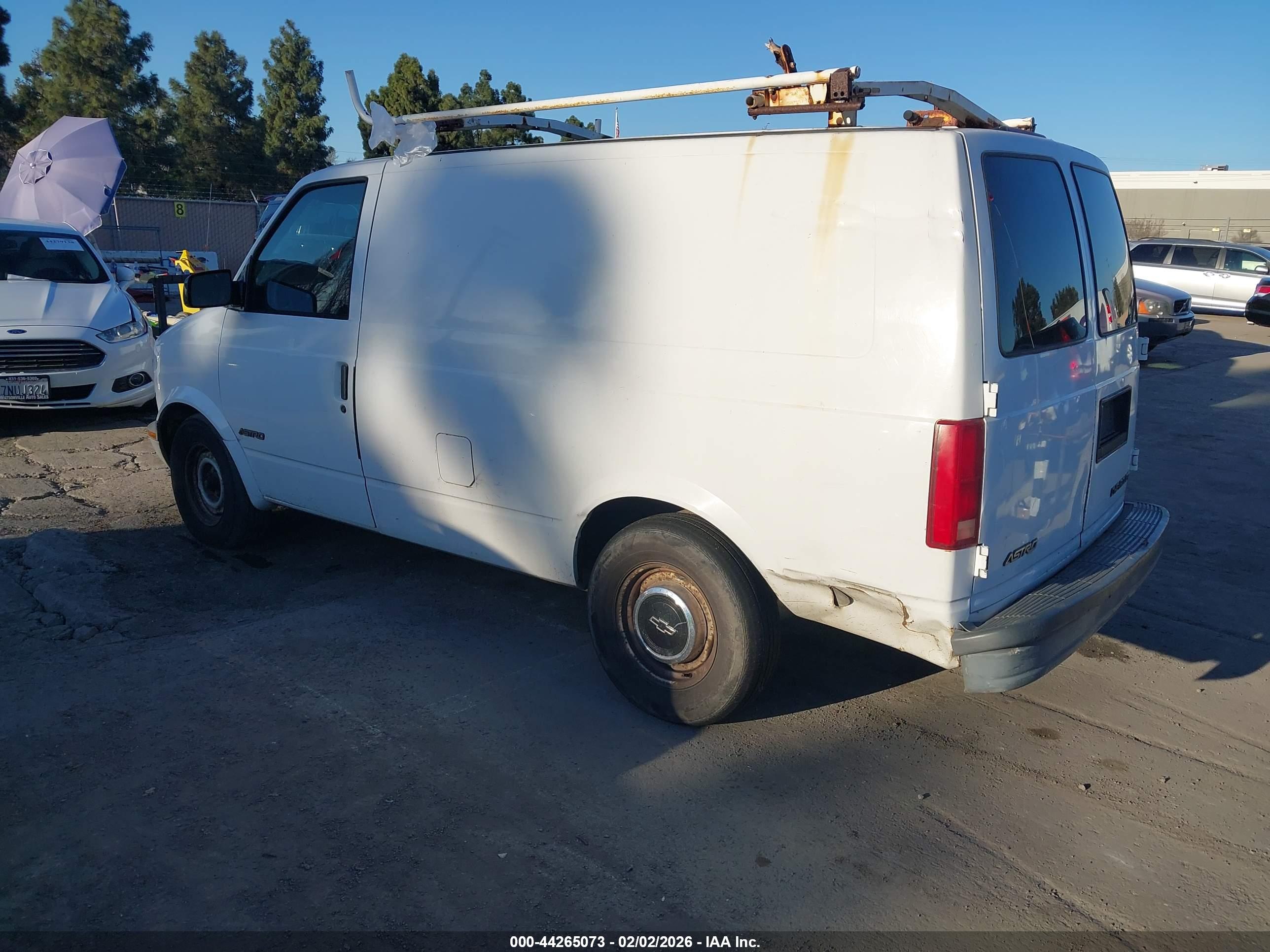 CHEVROLET ASTRO image 3