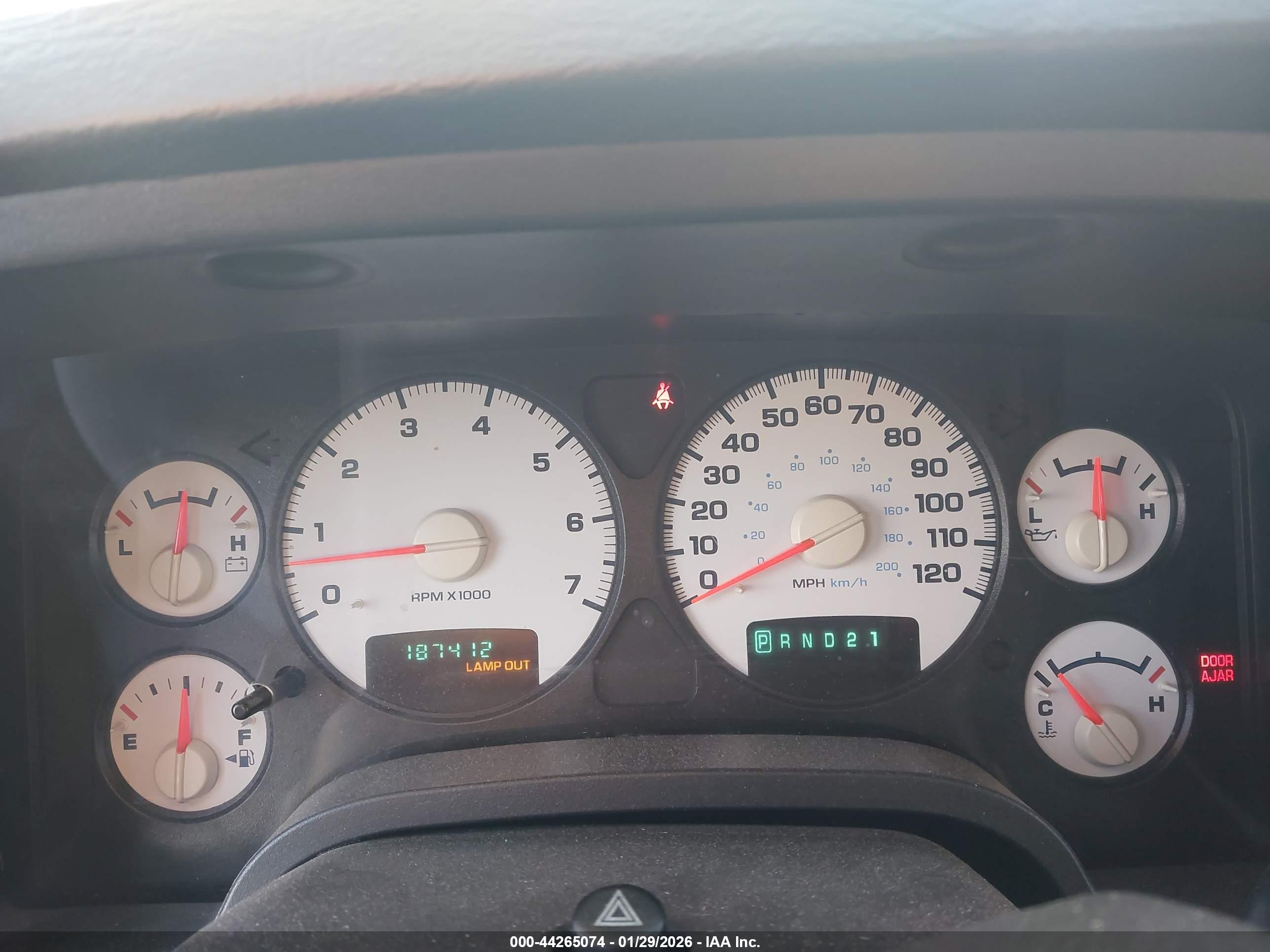 DODGE RAM image 7