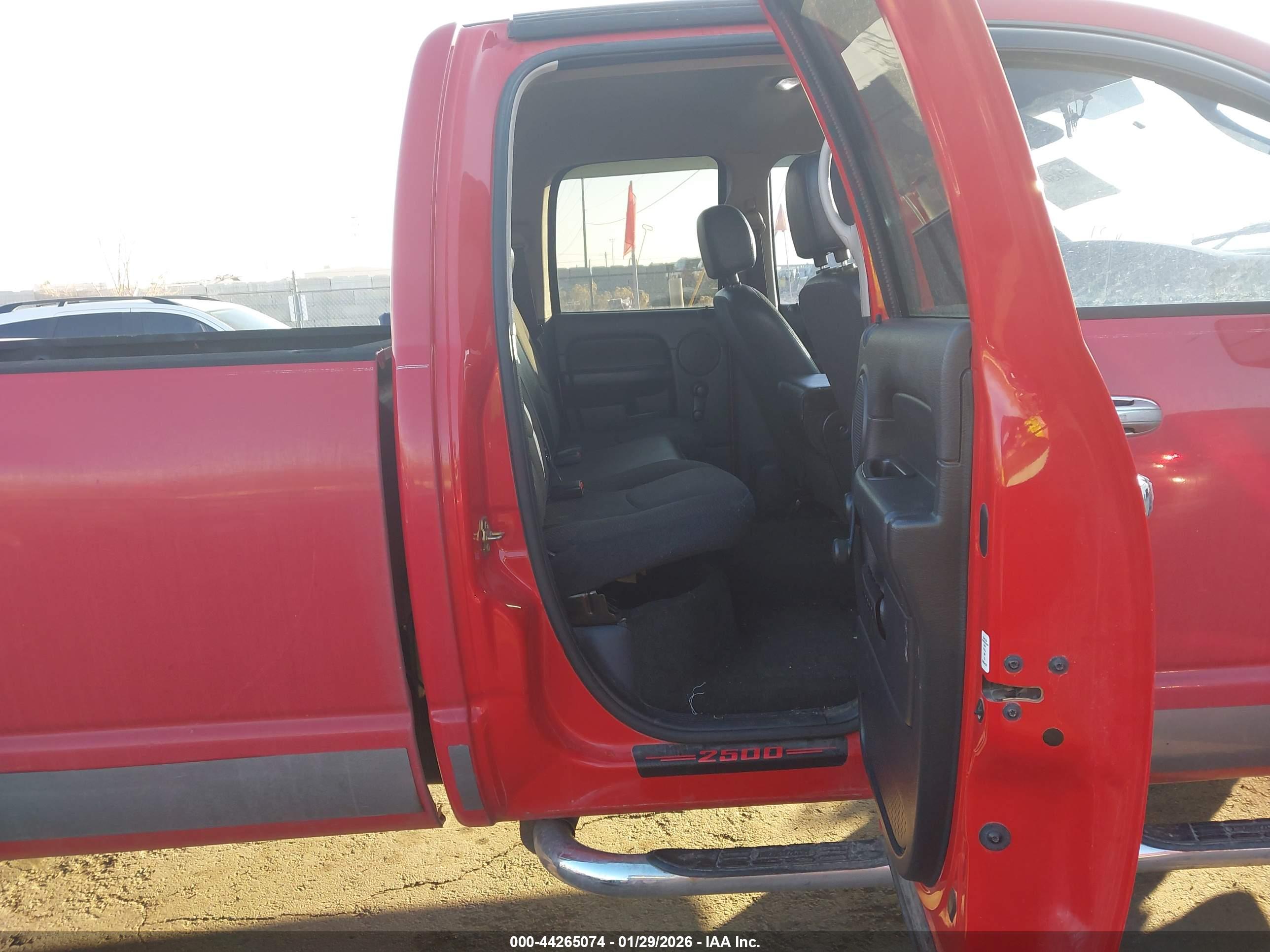 DODGE RAM image 8