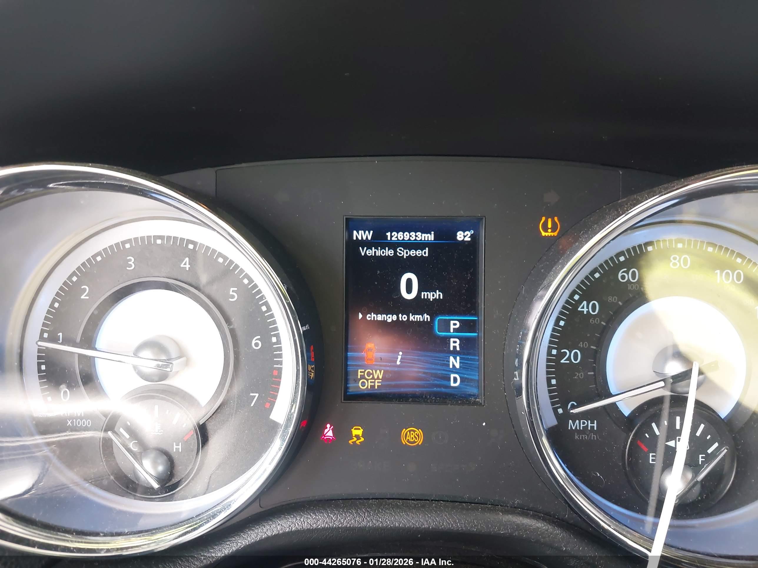 CHRYSLER 300 image 7