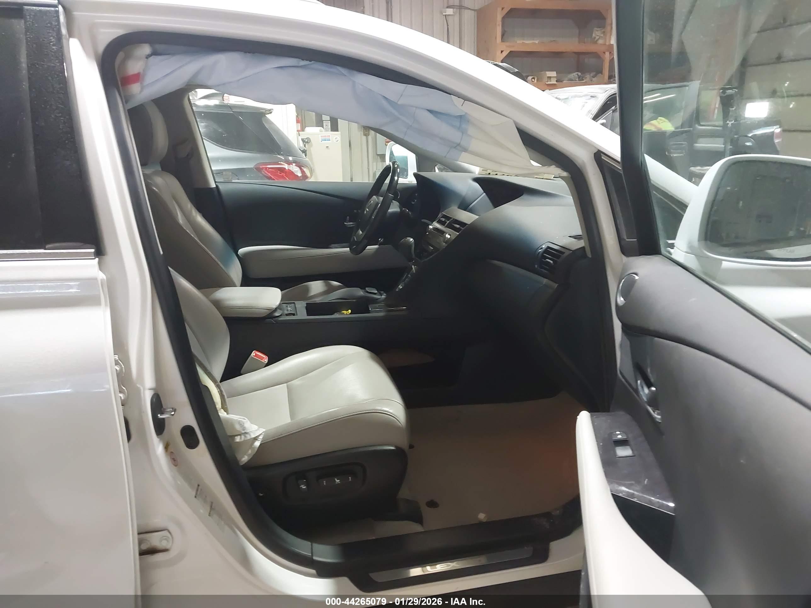 LEXUS RX image 5