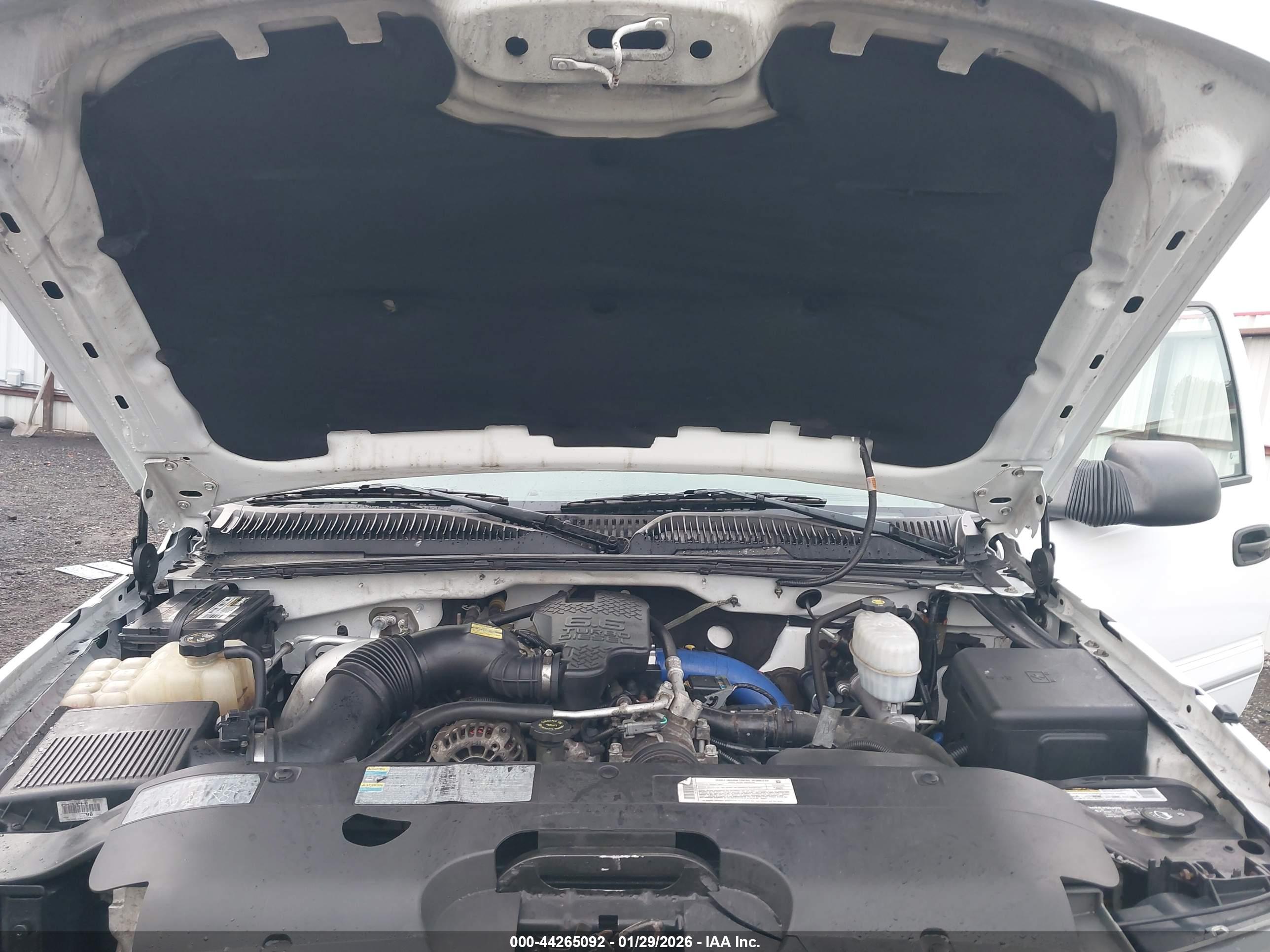 CHEVROLET SILVERADO image 10