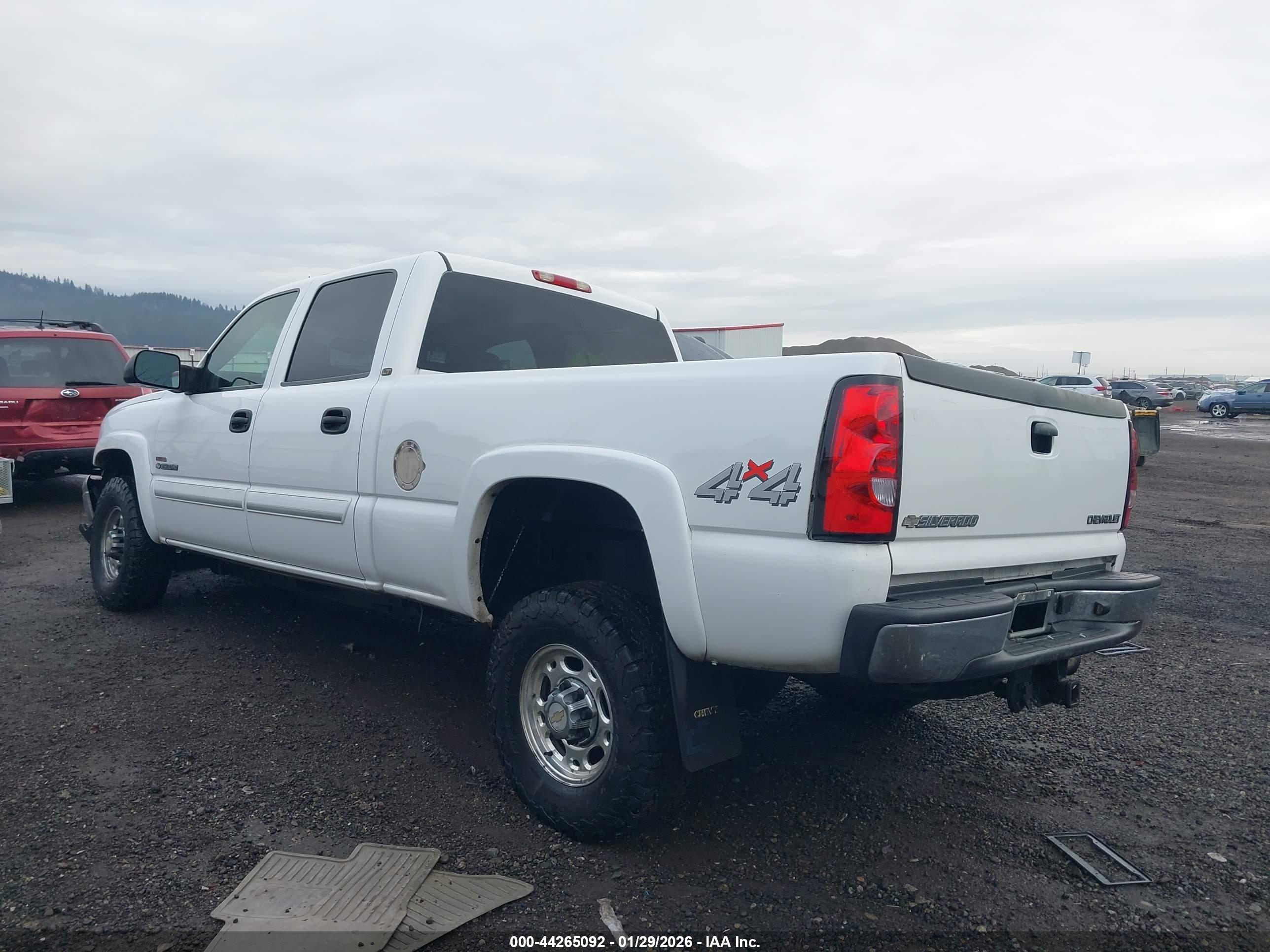 CHEVROLET SILVERADO image 3