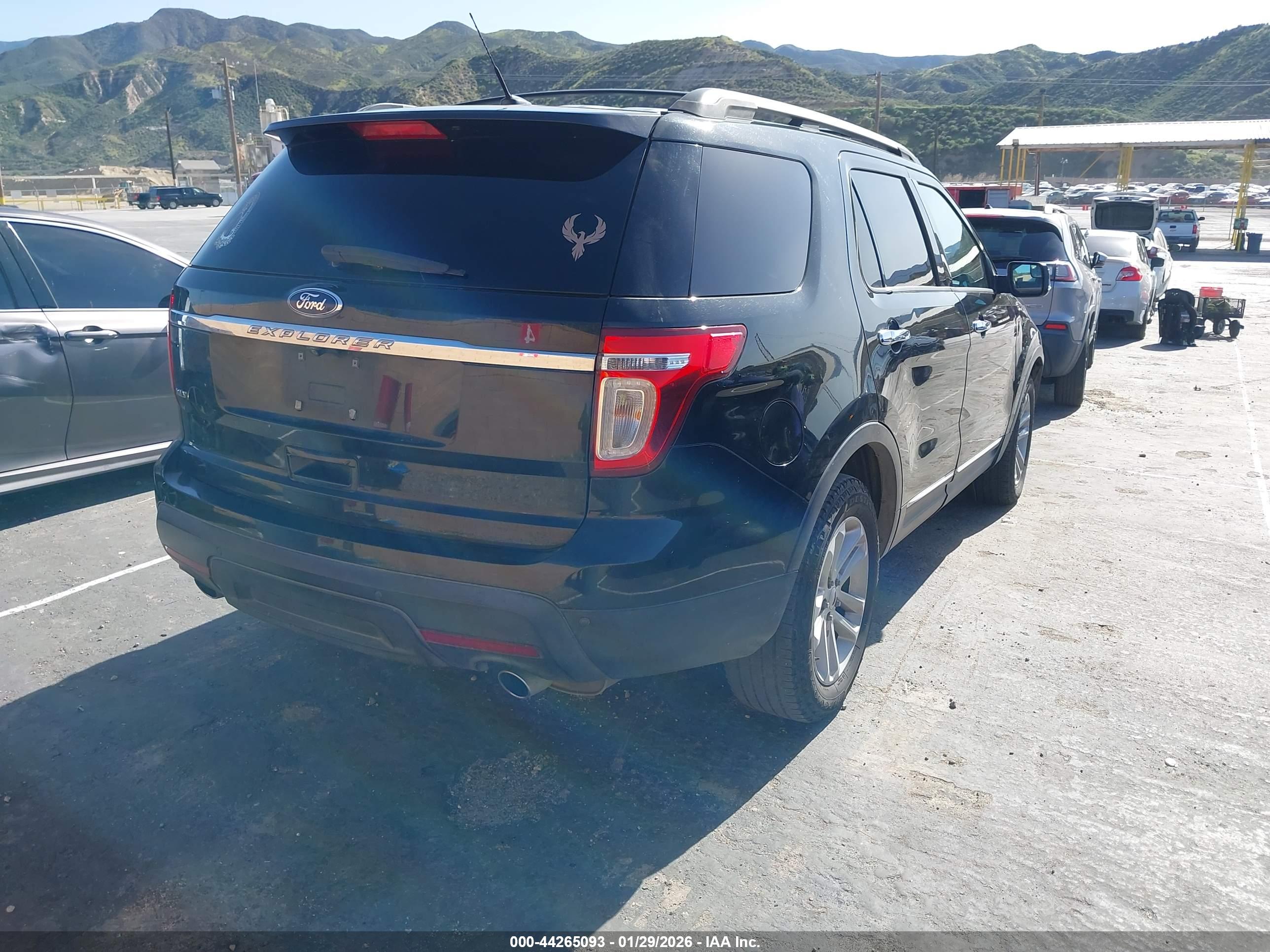 FORD EXPLORER image 4