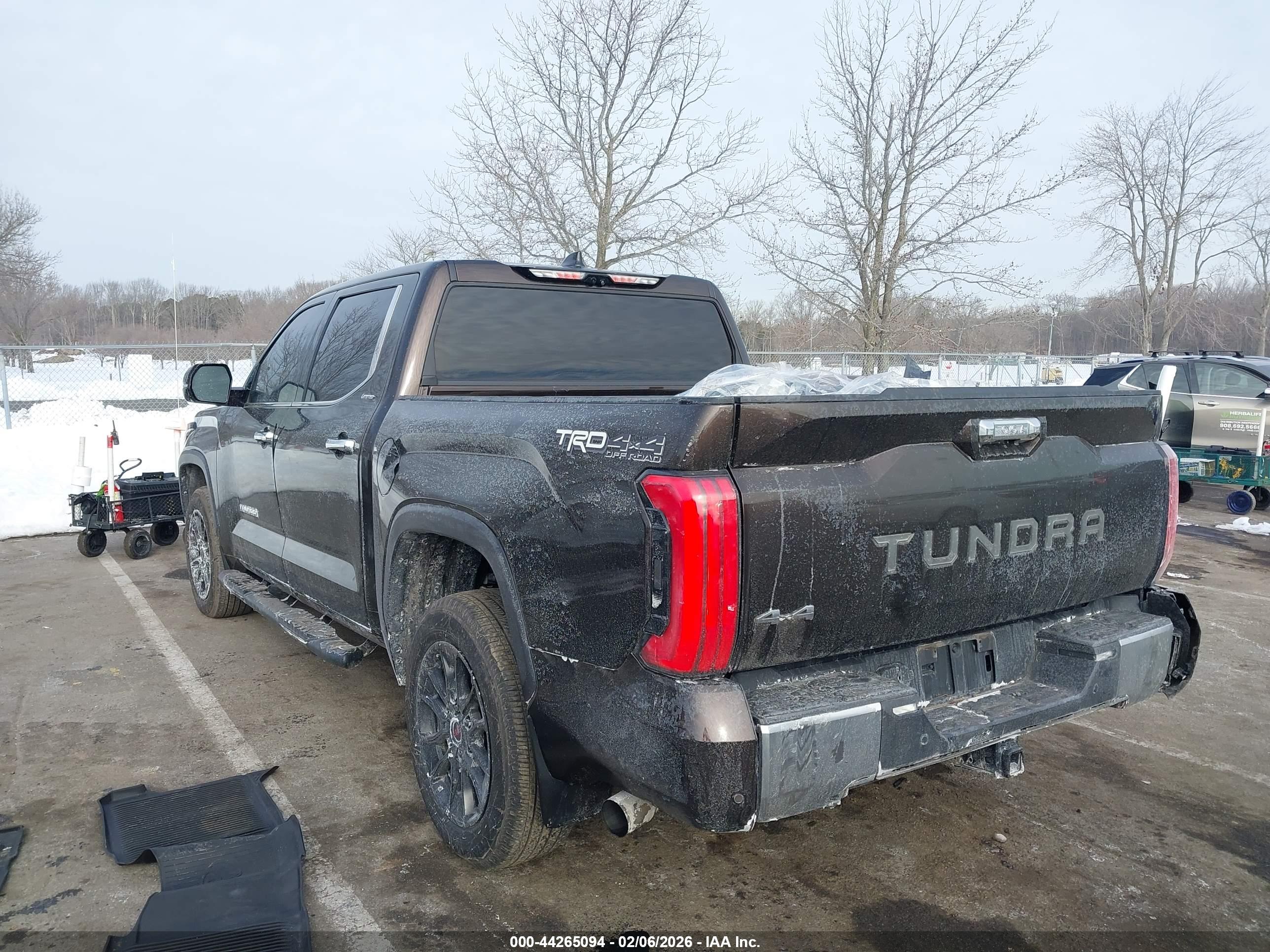 TOYOTA TUNDRA image 3