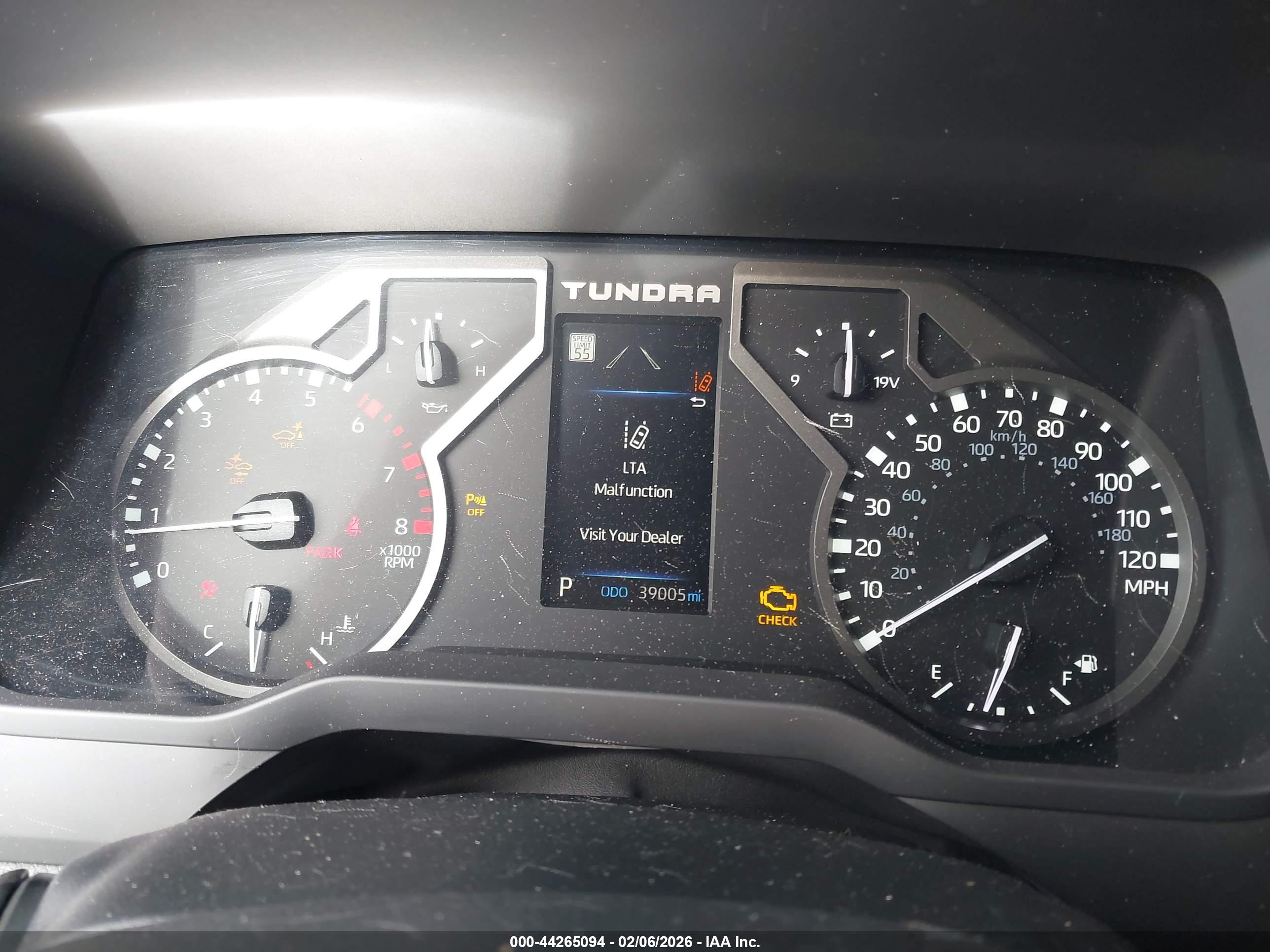 TOYOTA TUNDRA image 7