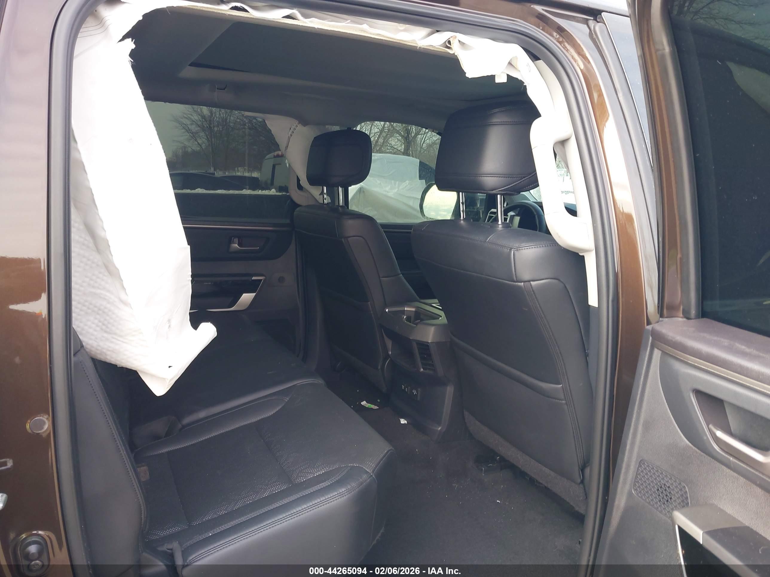 TOYOTA TUNDRA image 8