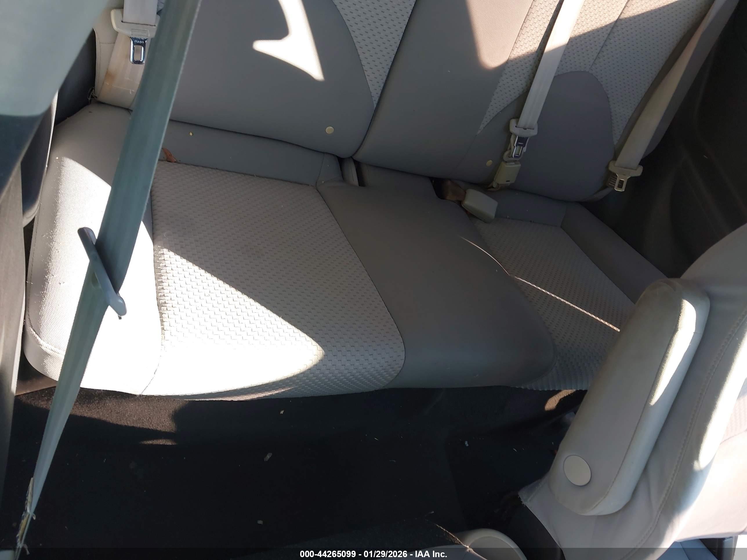 HYUNDAI ACCENT image 8
