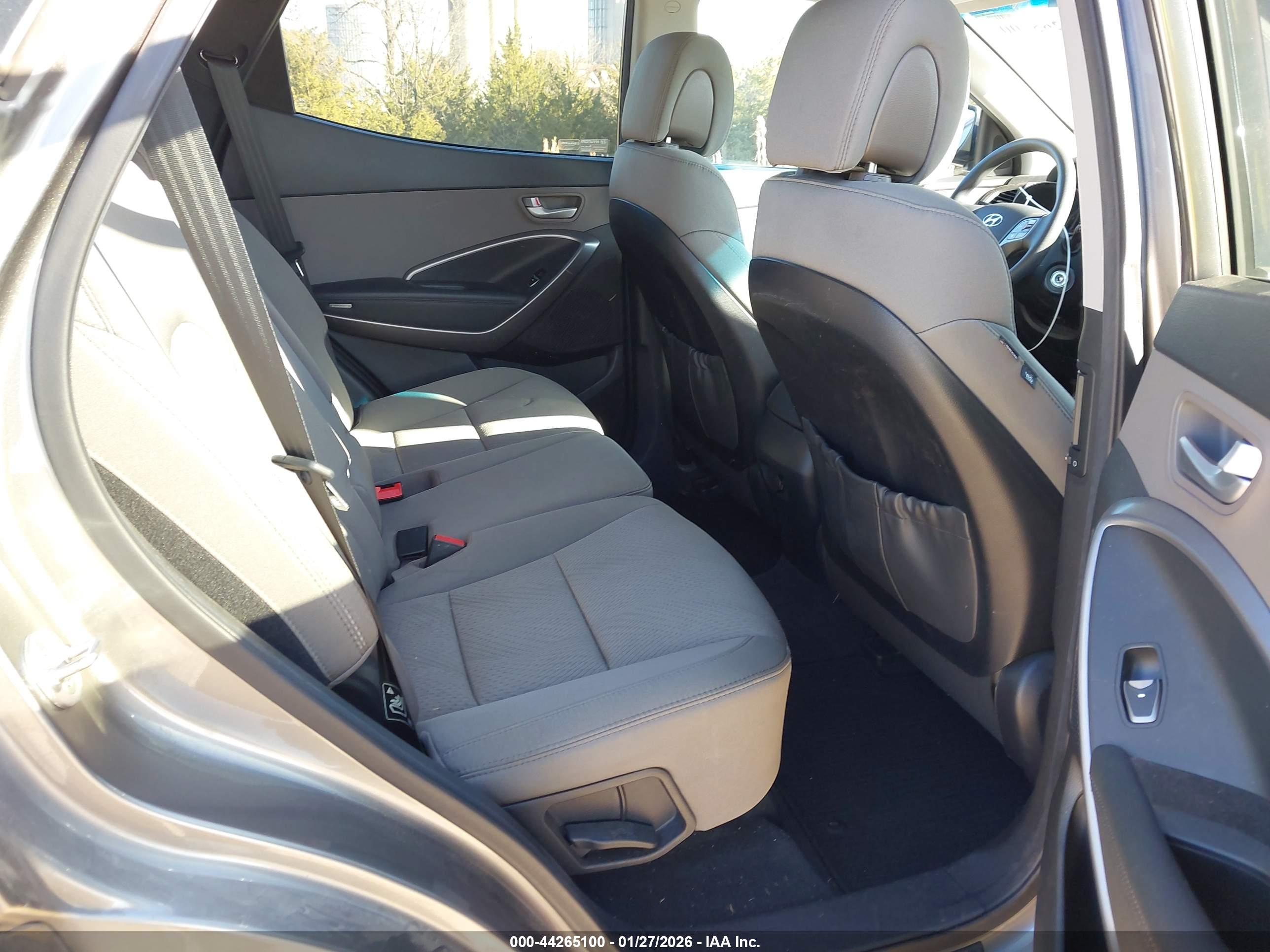 HYUNDAI SANTA image 8