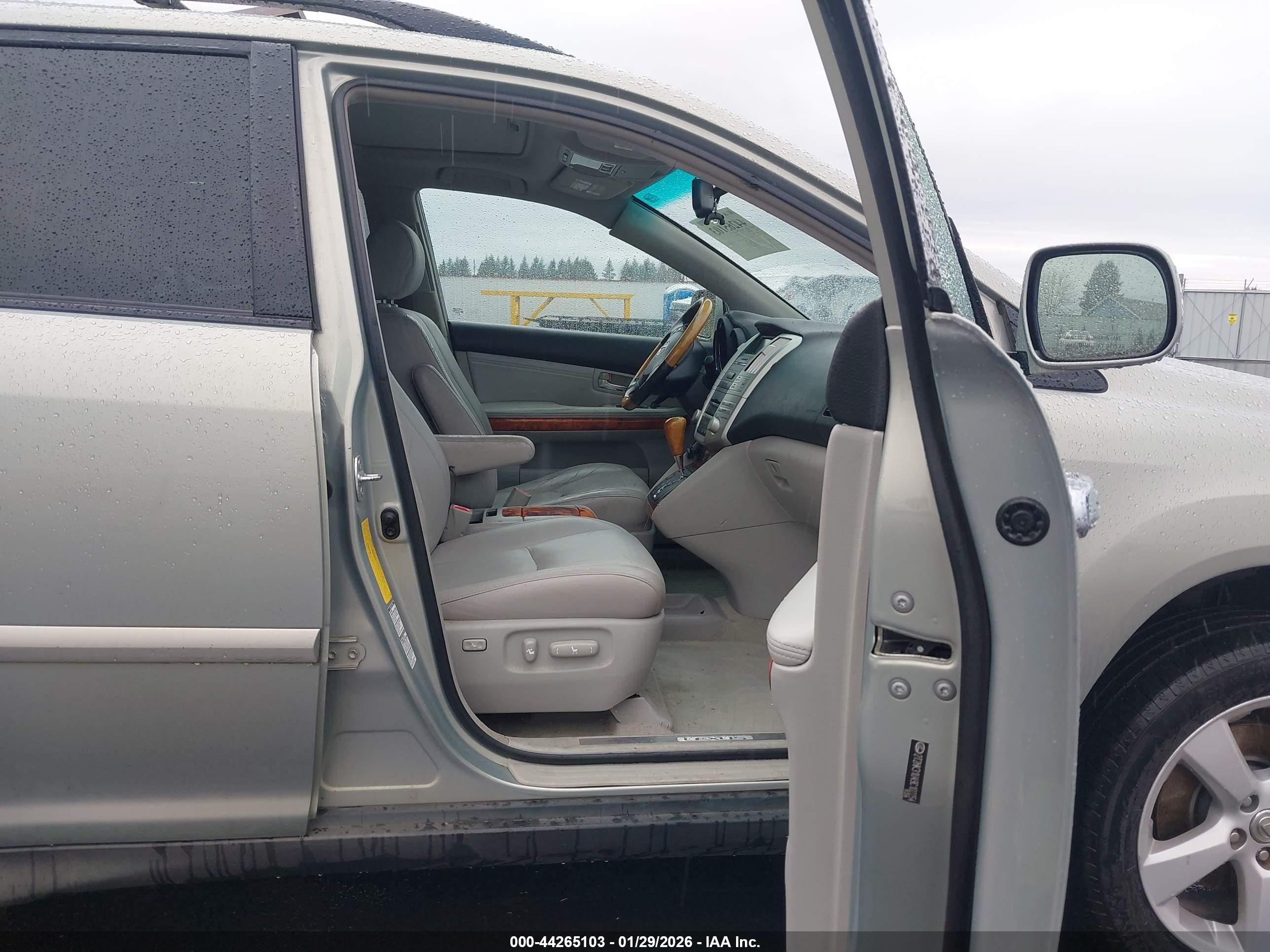 LEXUS RX image 5