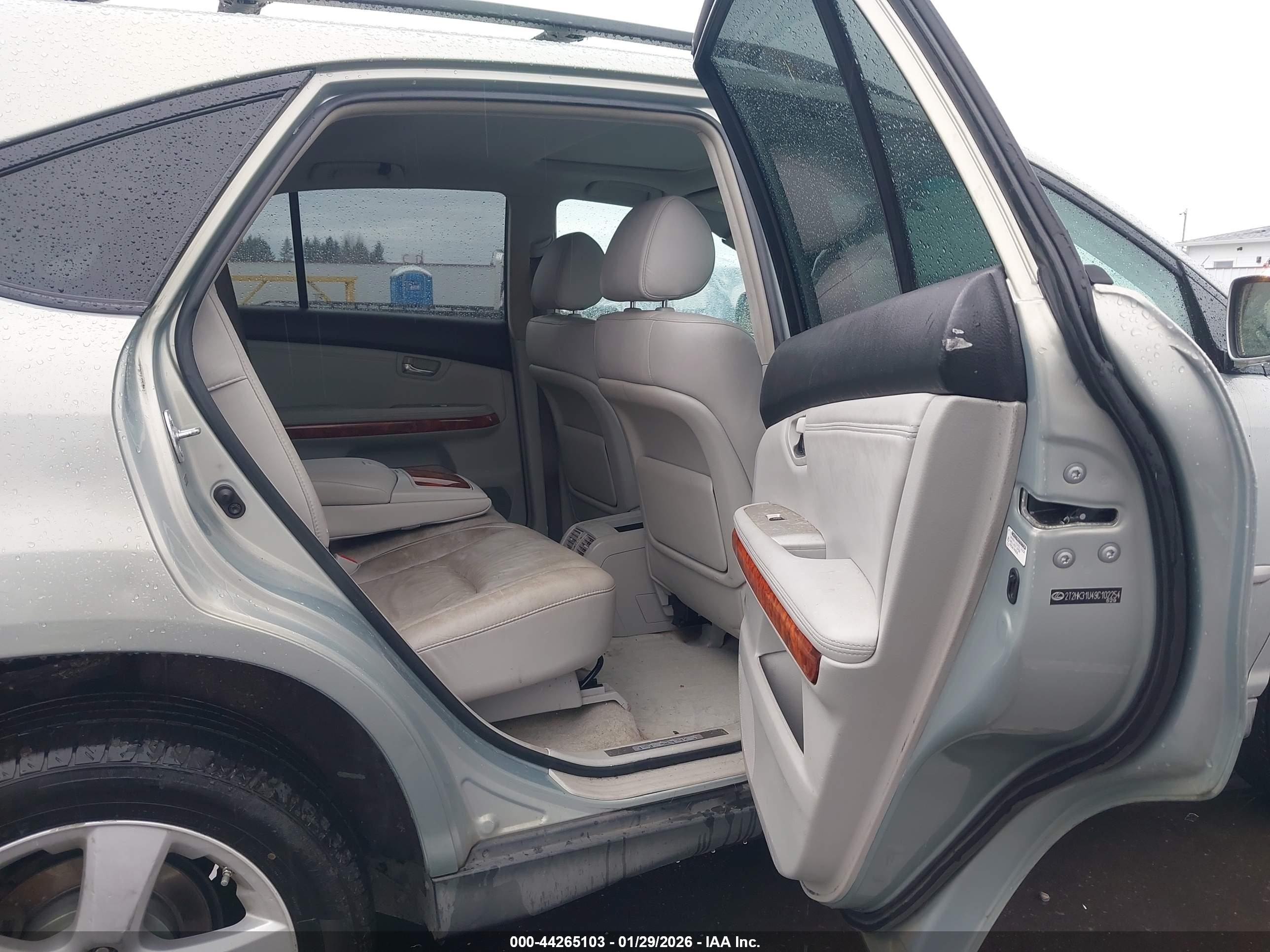LEXUS RX image 8
