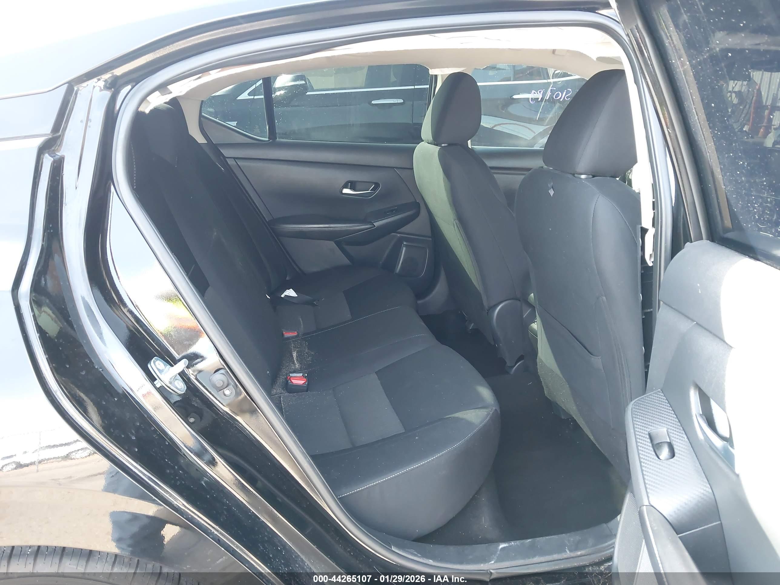 NISSAN SENTRA image 8