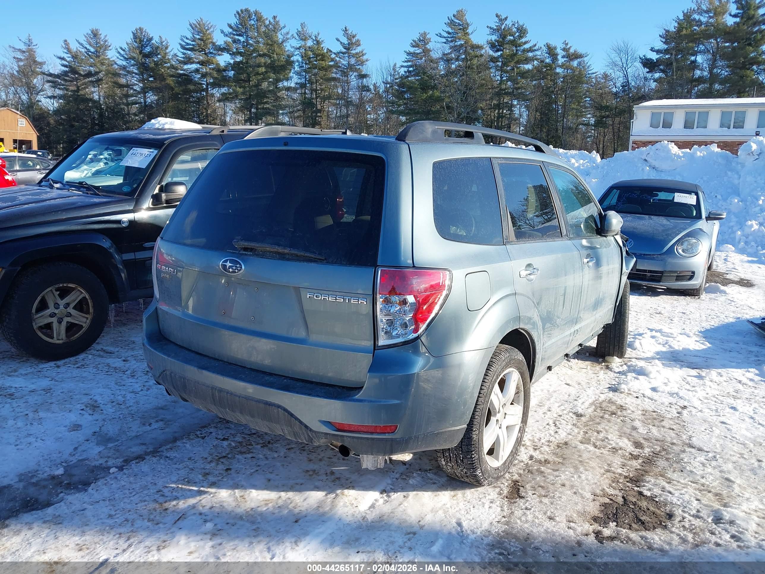 SUBARU FORESTER image 4