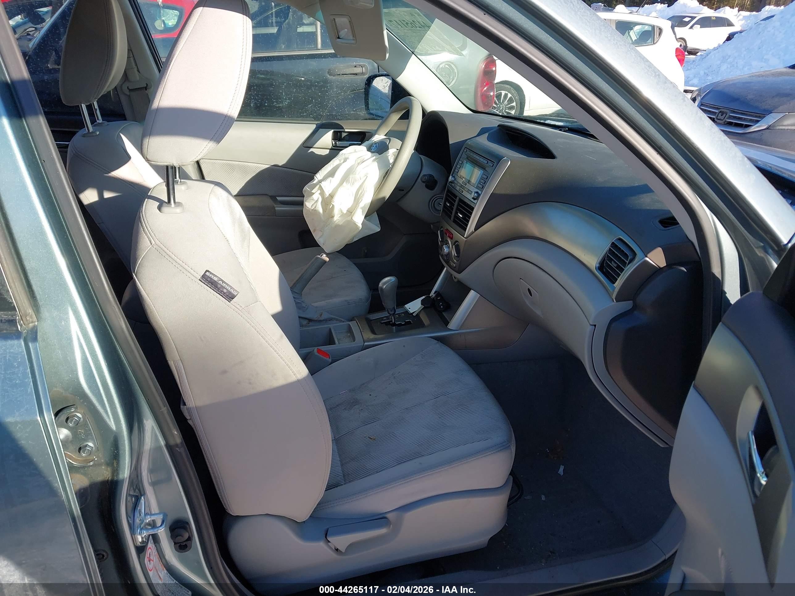 SUBARU FORESTER image 5