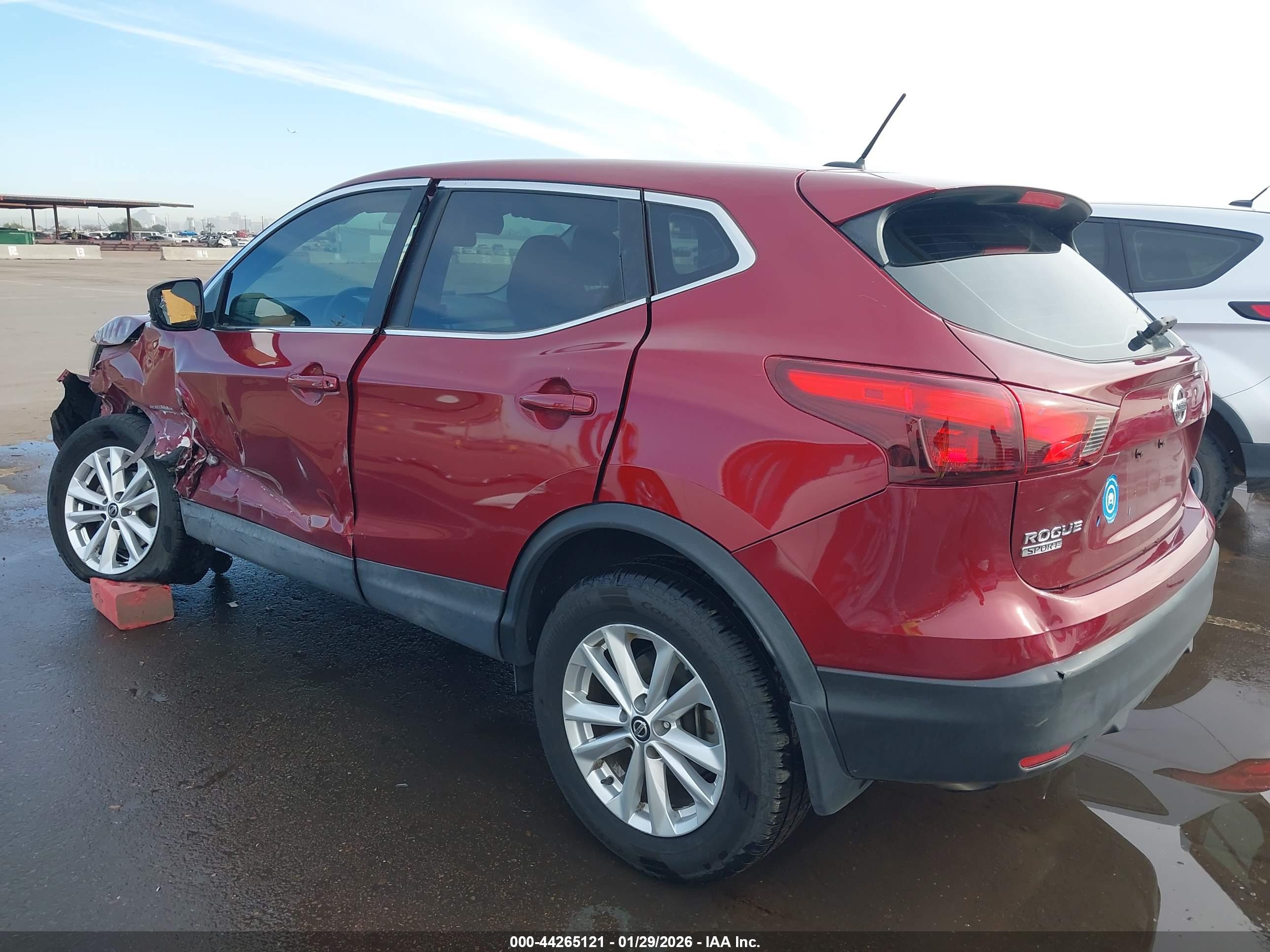 NISSAN ROGUE image 3