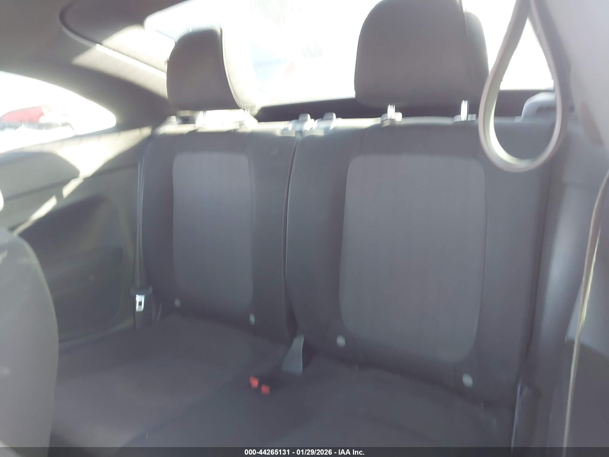 VOLKSWAGEN BEETLE image 8