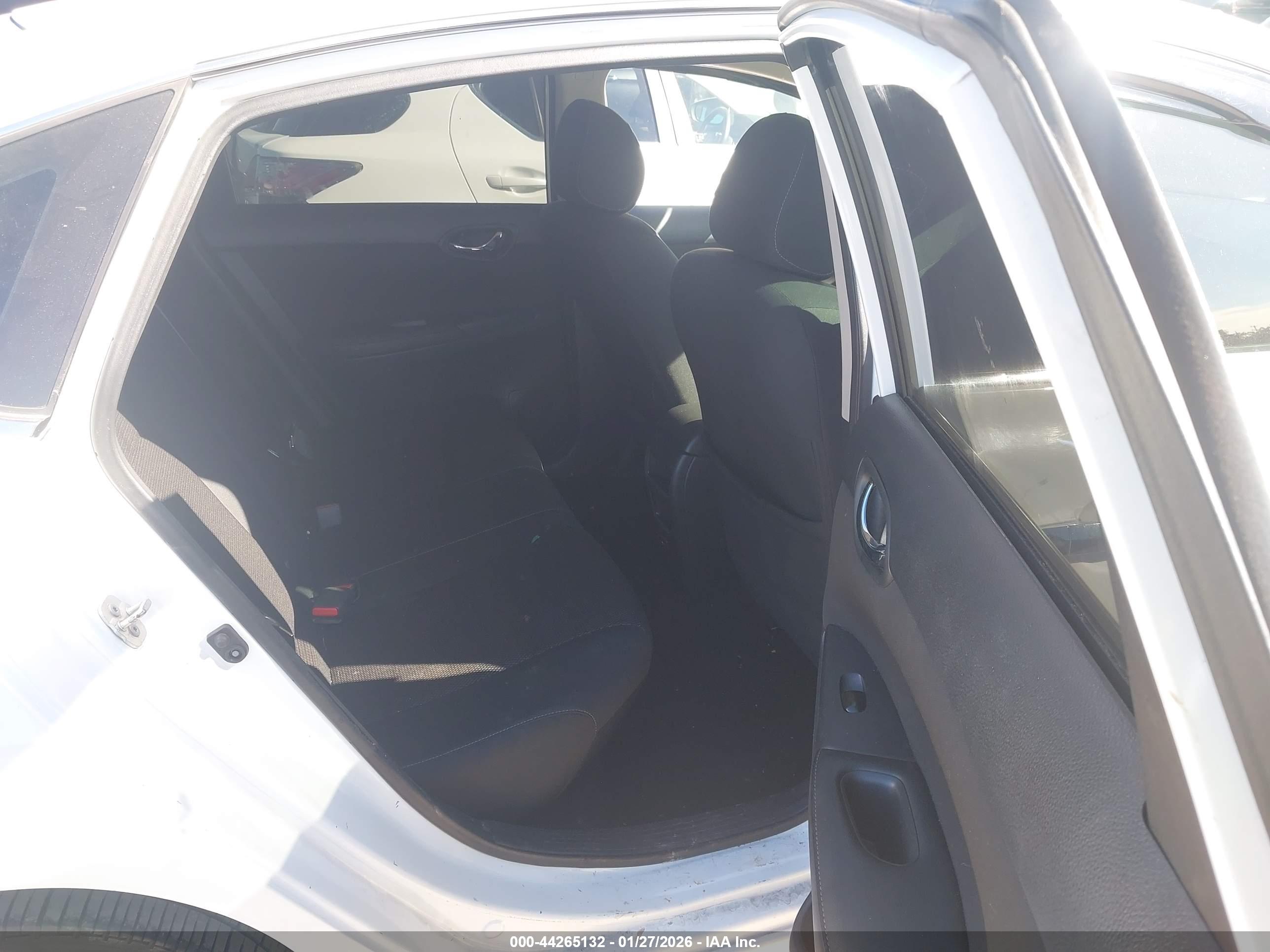 NISSAN SENTRA image 8