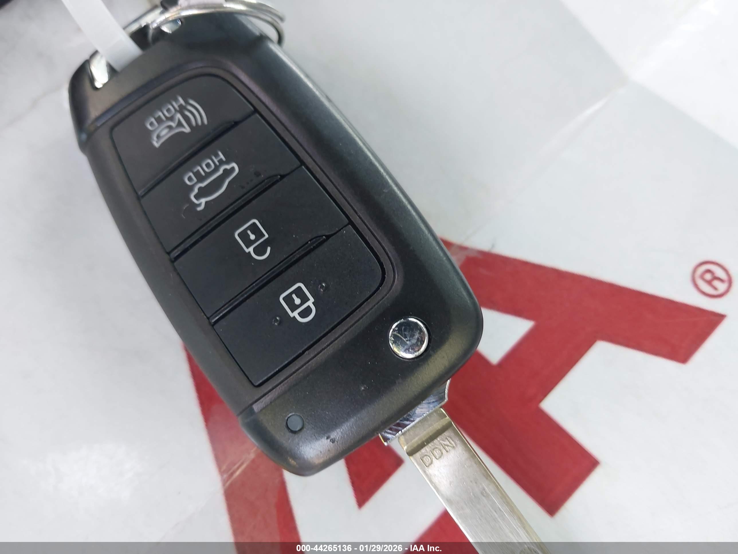 HYUNDAI SONATA image 11