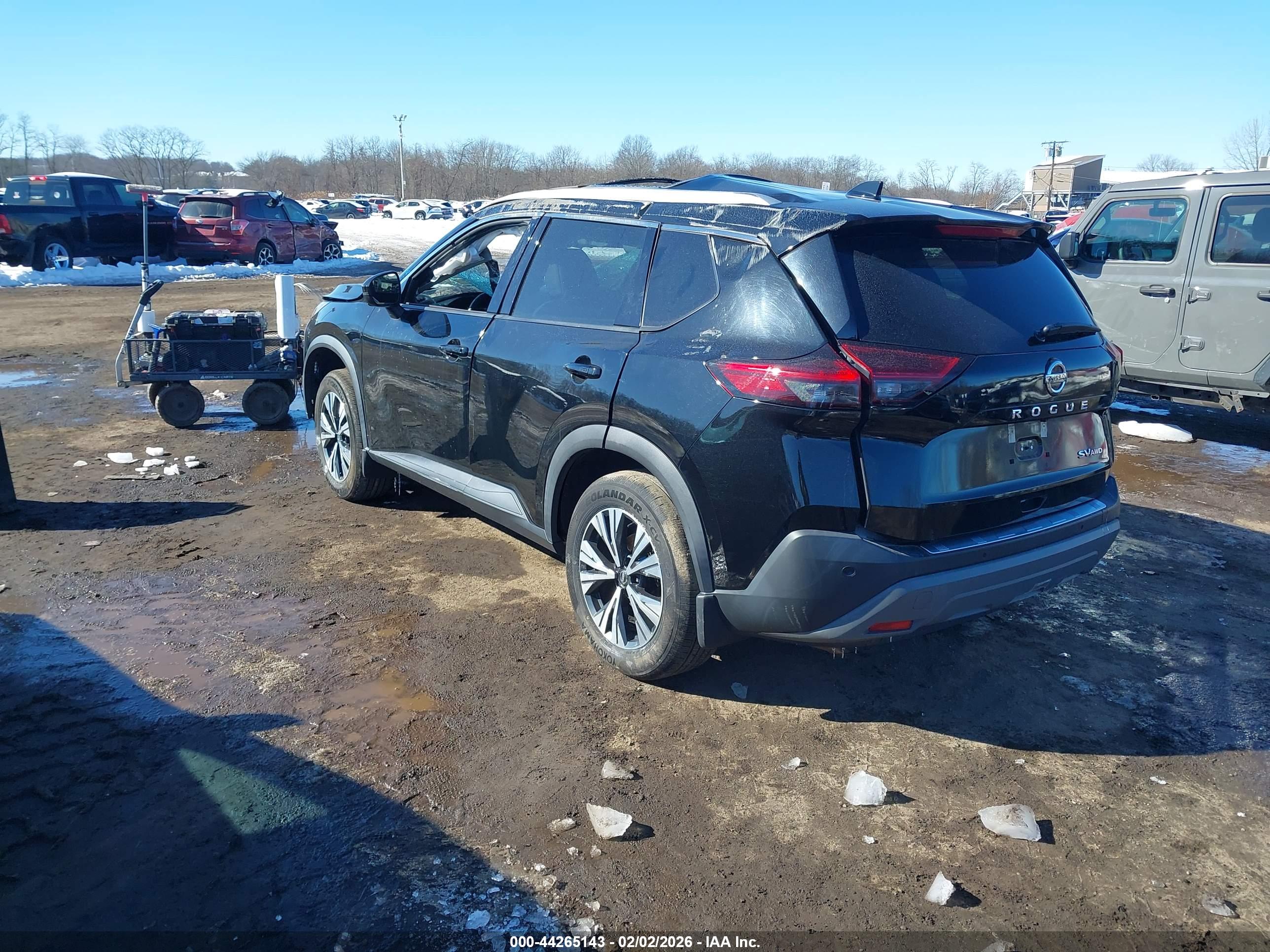 NISSAN ROGUE image 3