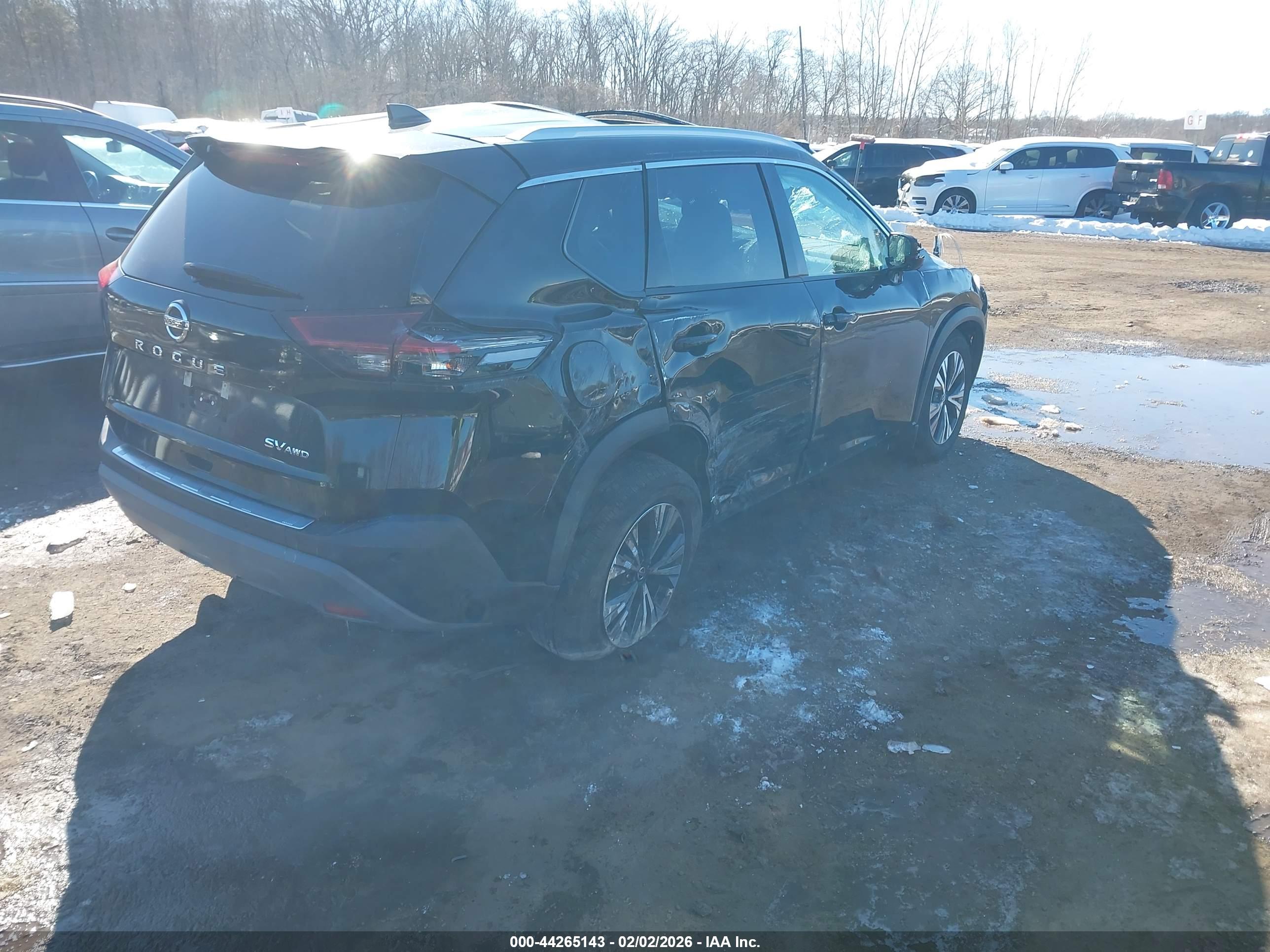 NISSAN ROGUE image 4