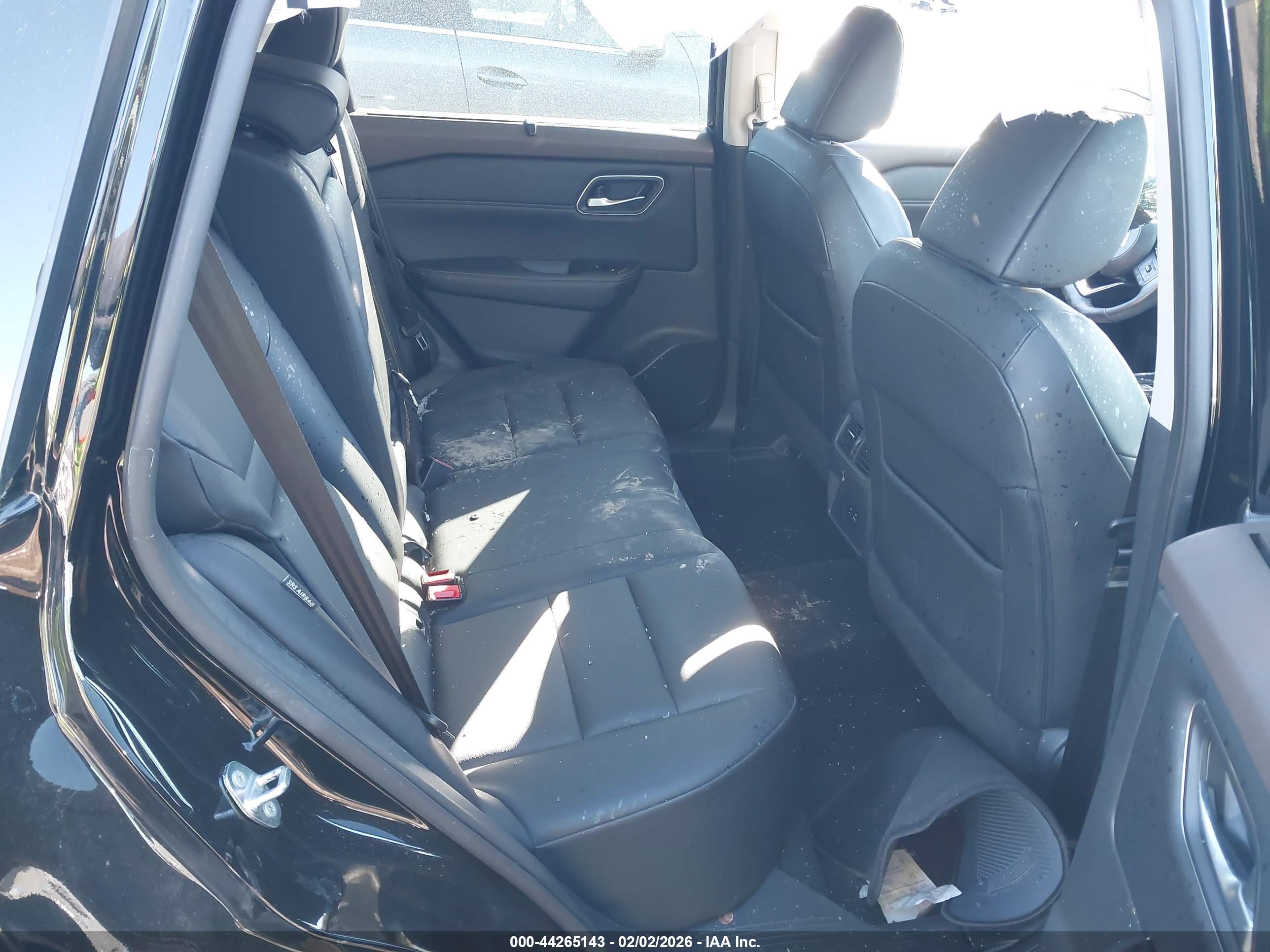 NISSAN ROGUE image 8