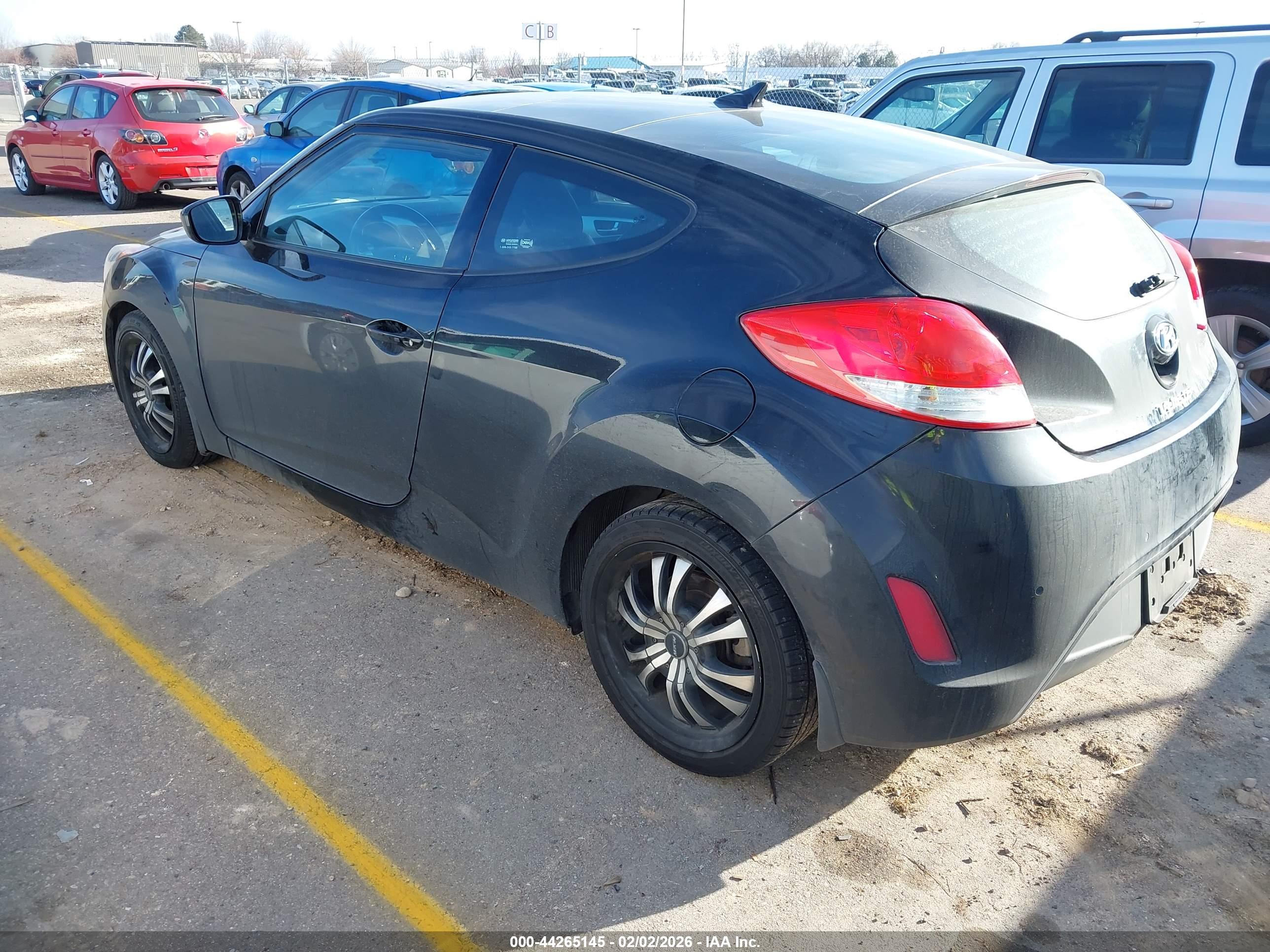HYUNDAI VELOSTER image 3