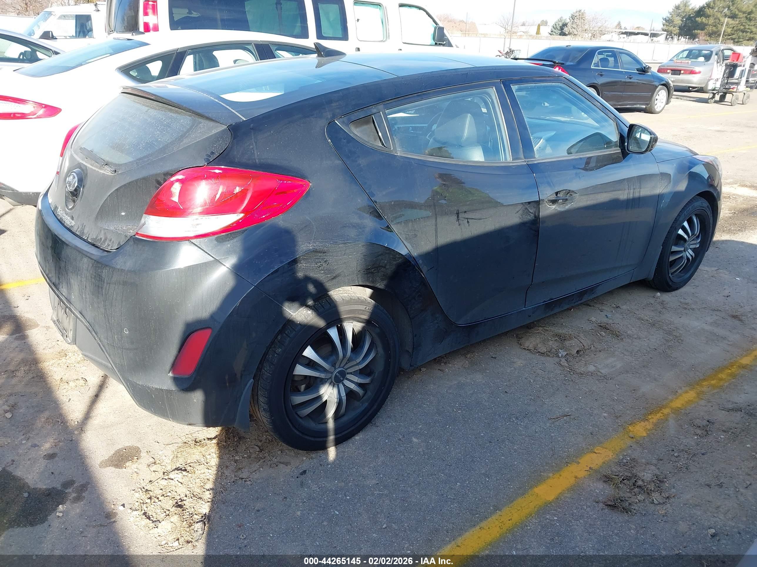 HYUNDAI VELOSTER image 4