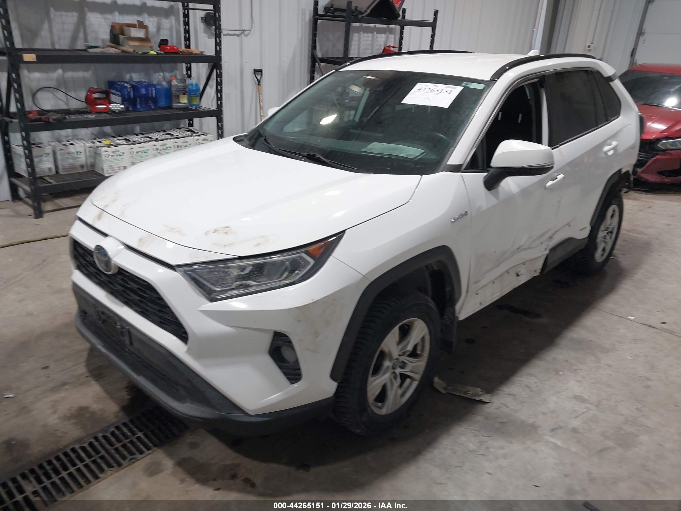 TOYOTA RAV4 image 2