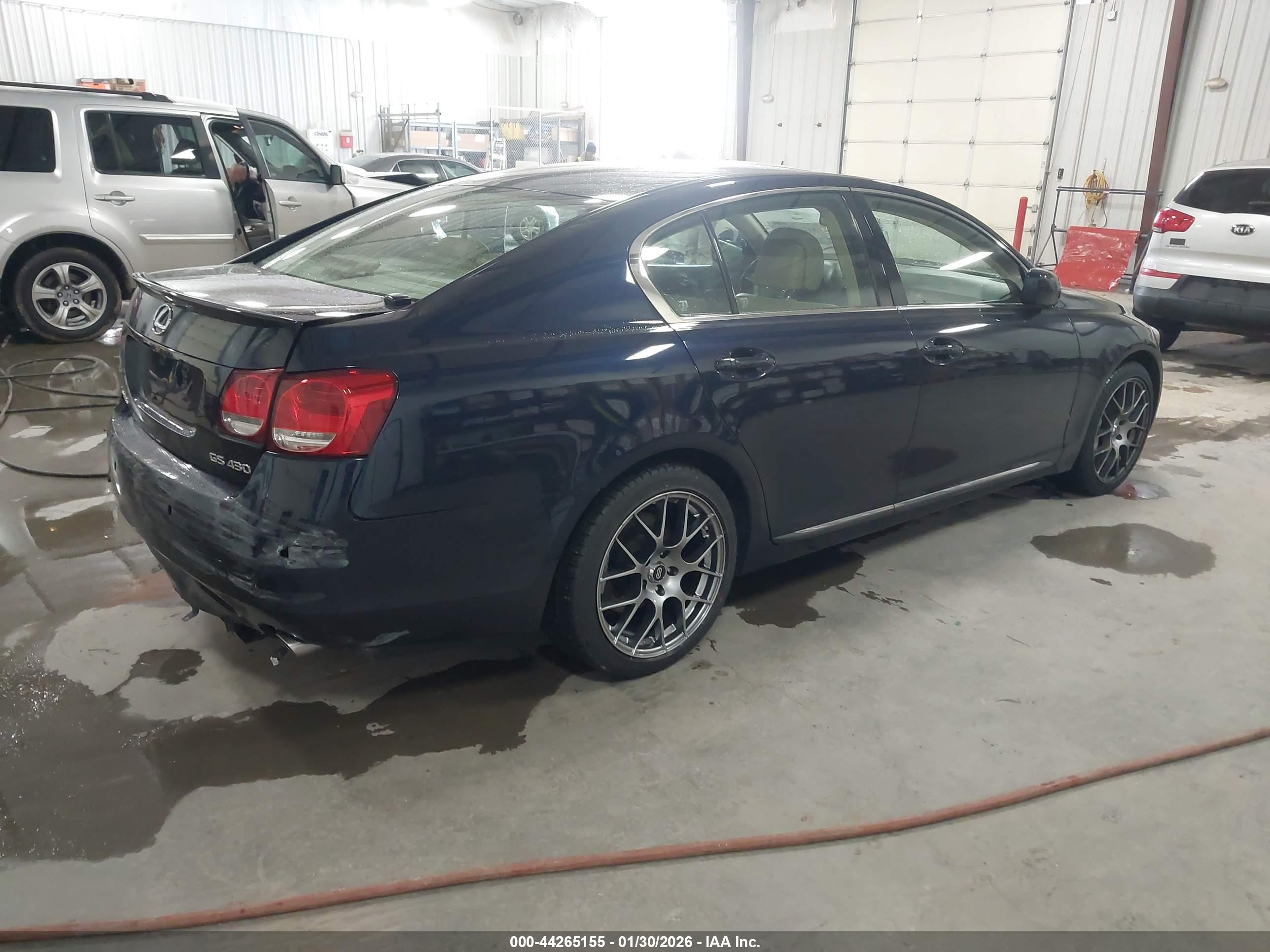 LEXUS GS image 4