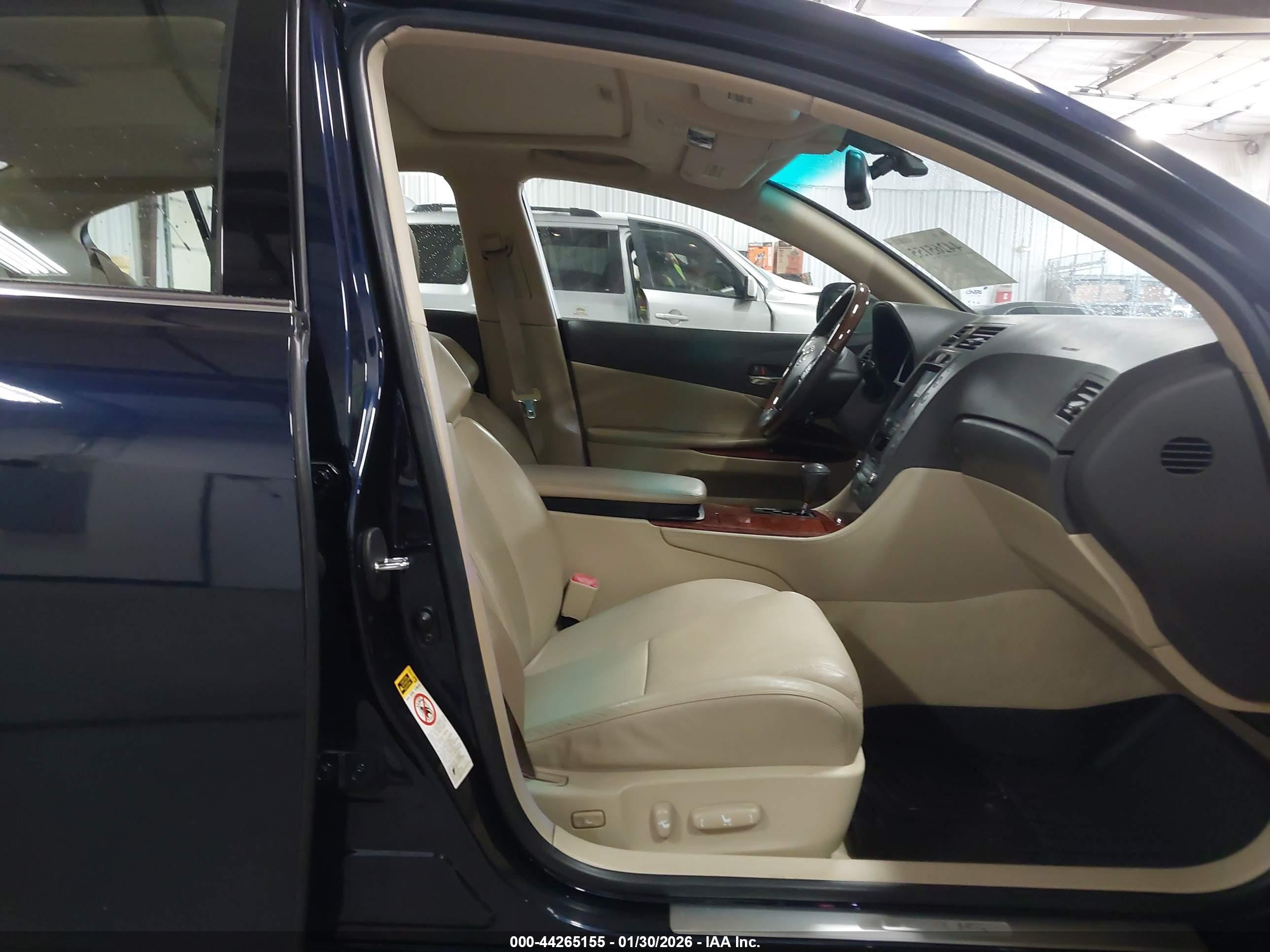 LEXUS GS image 5