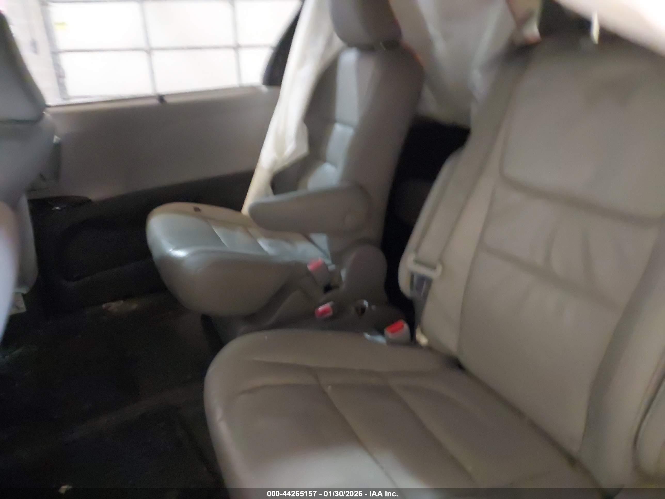TOYOTA SIENNA image 8