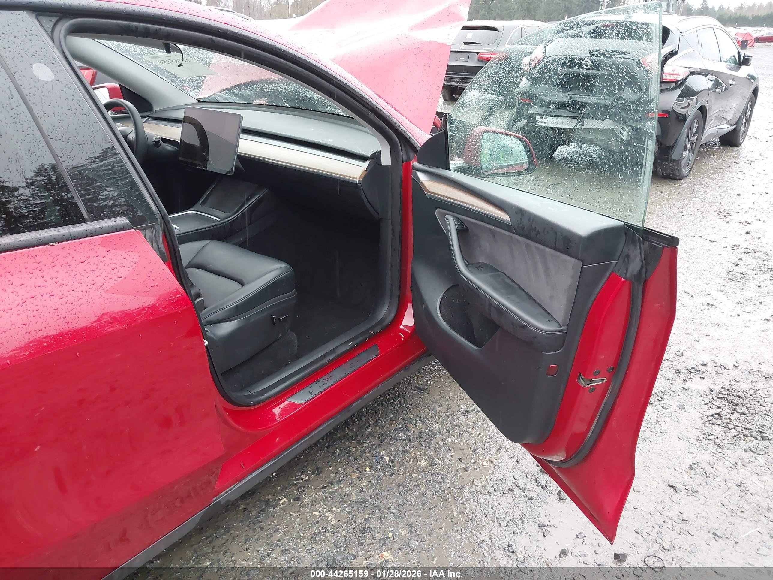 TESLA MODEL image 5