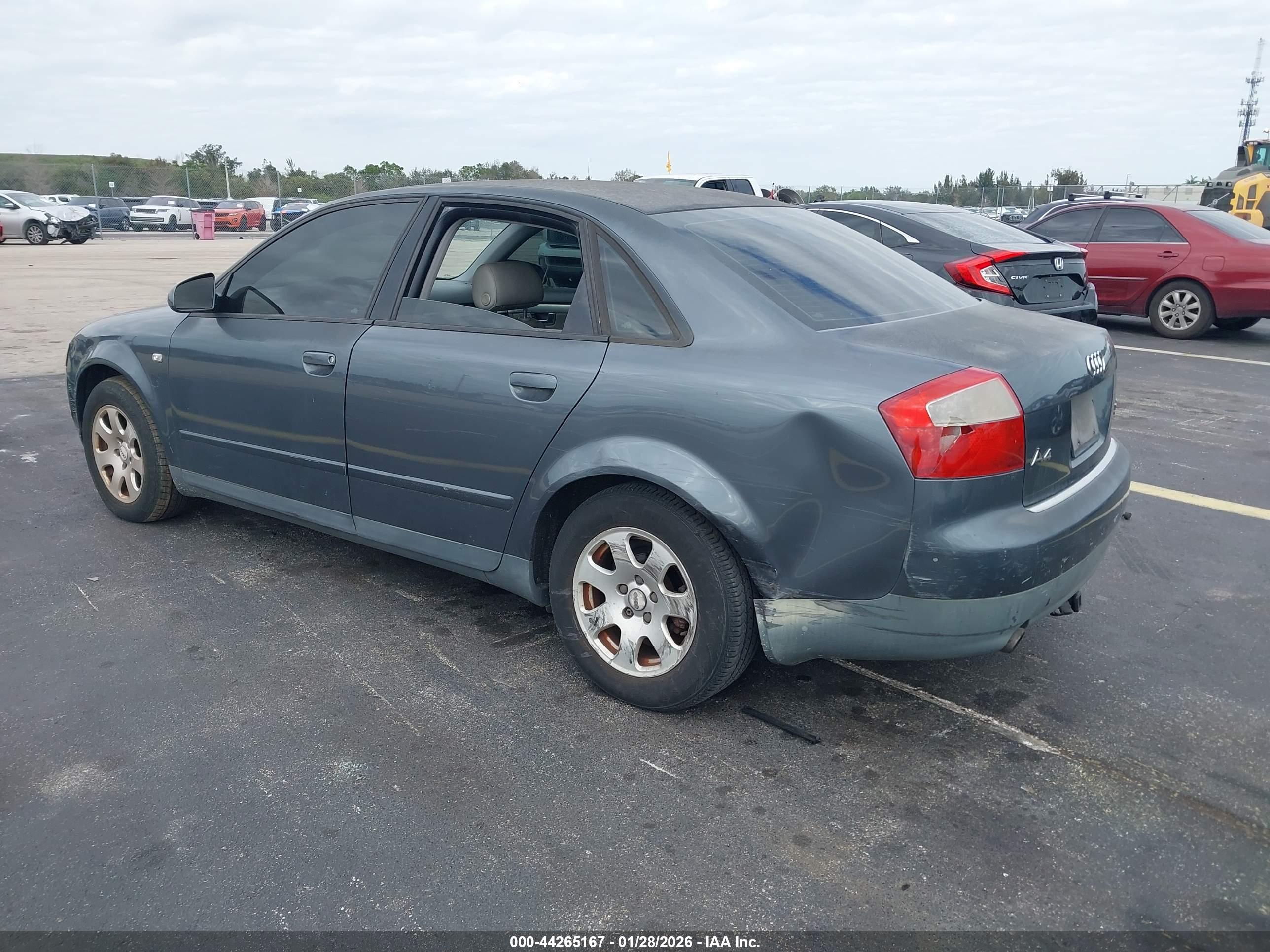 AUDI A4 image 3