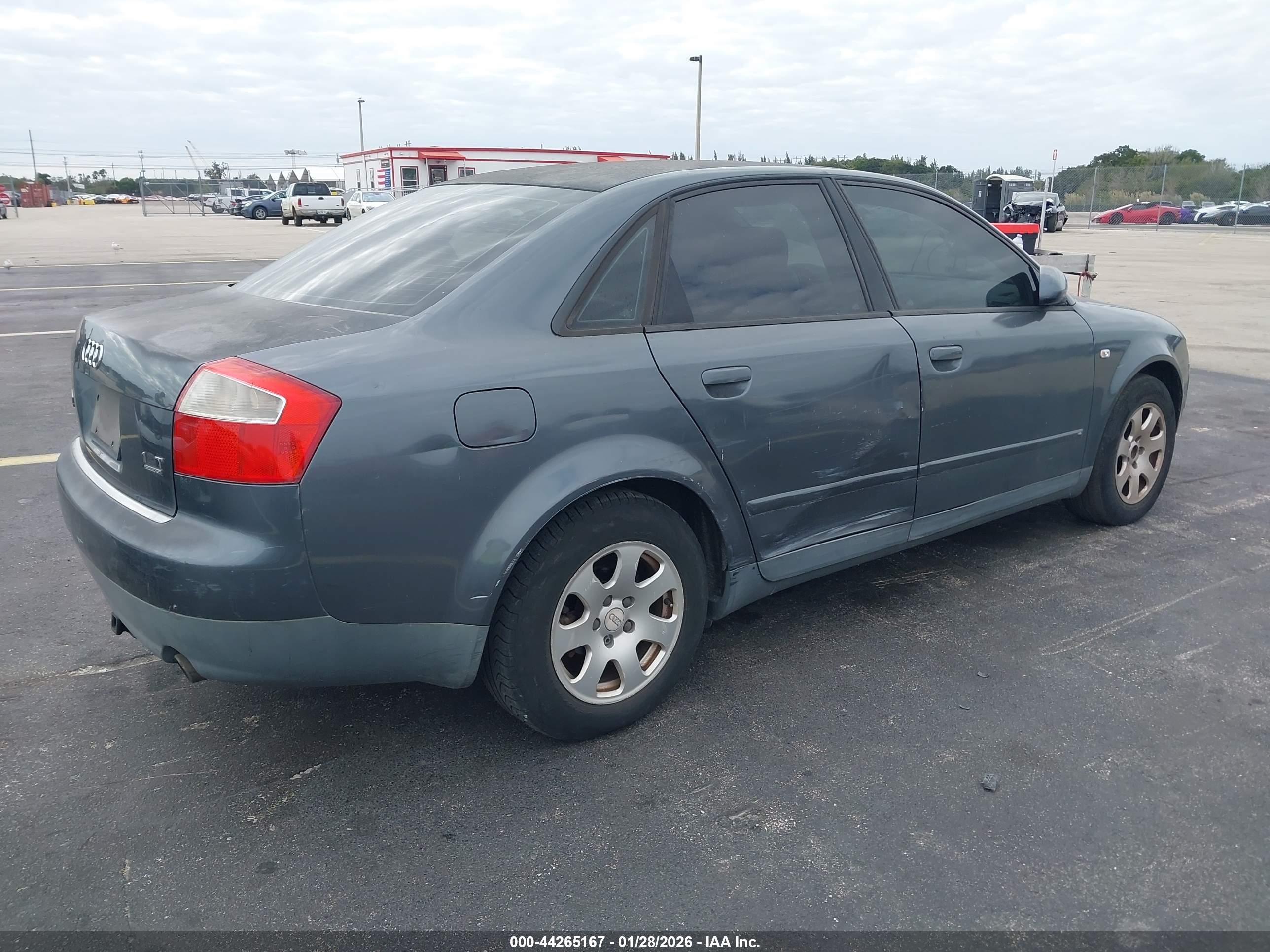 AUDI A4 image 4