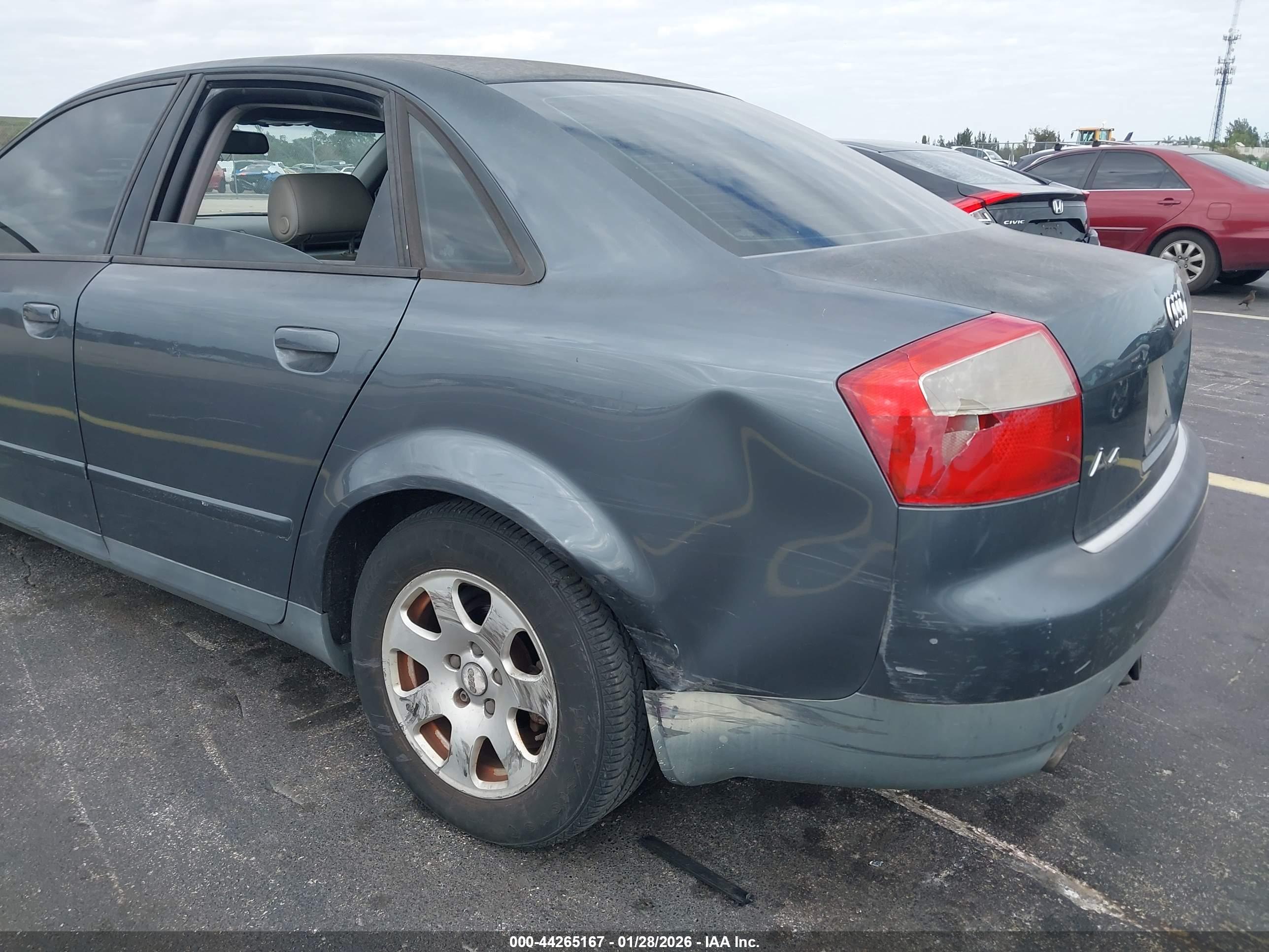 AUDI A4 image 6