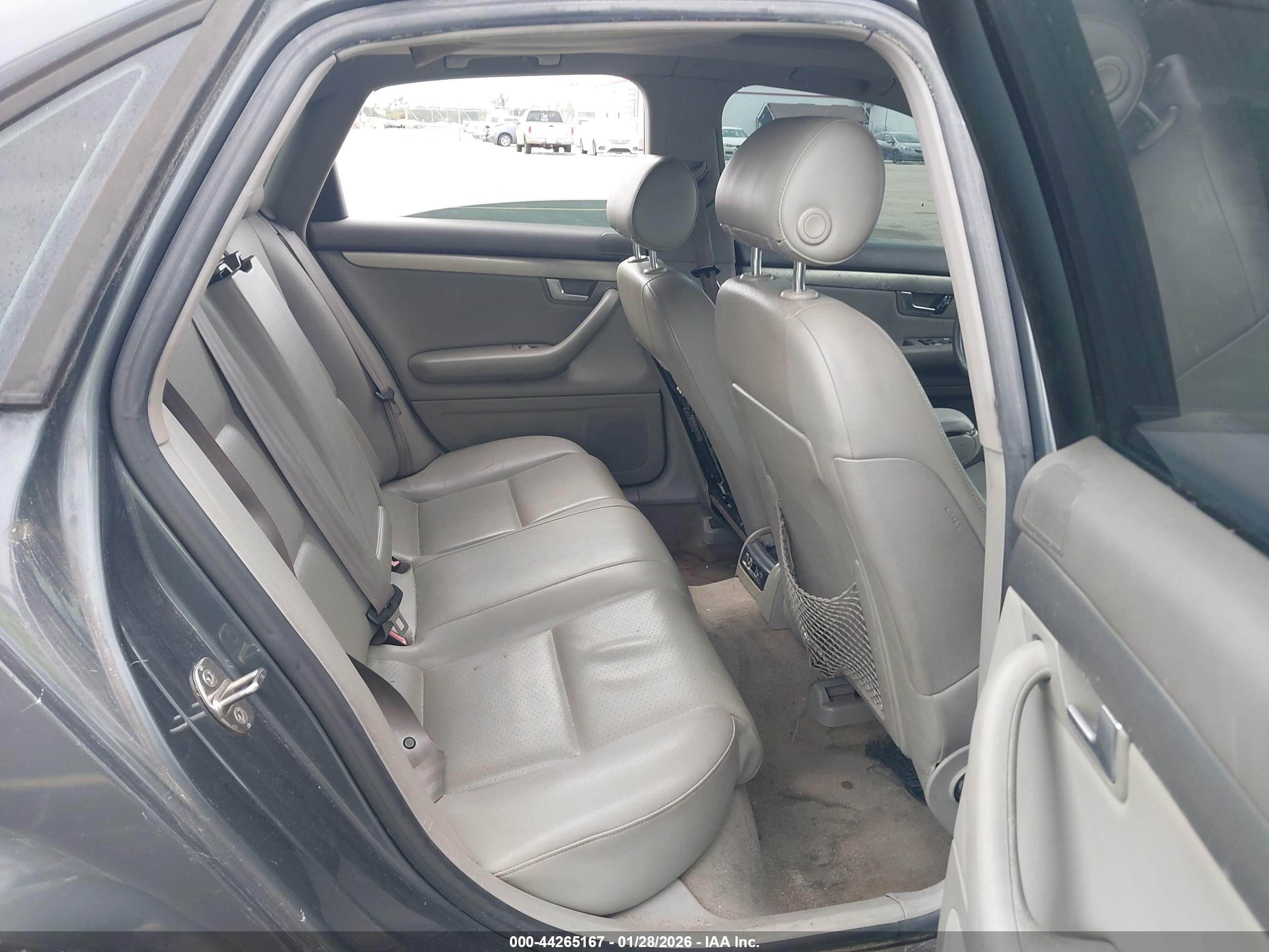 AUDI A4 image 8