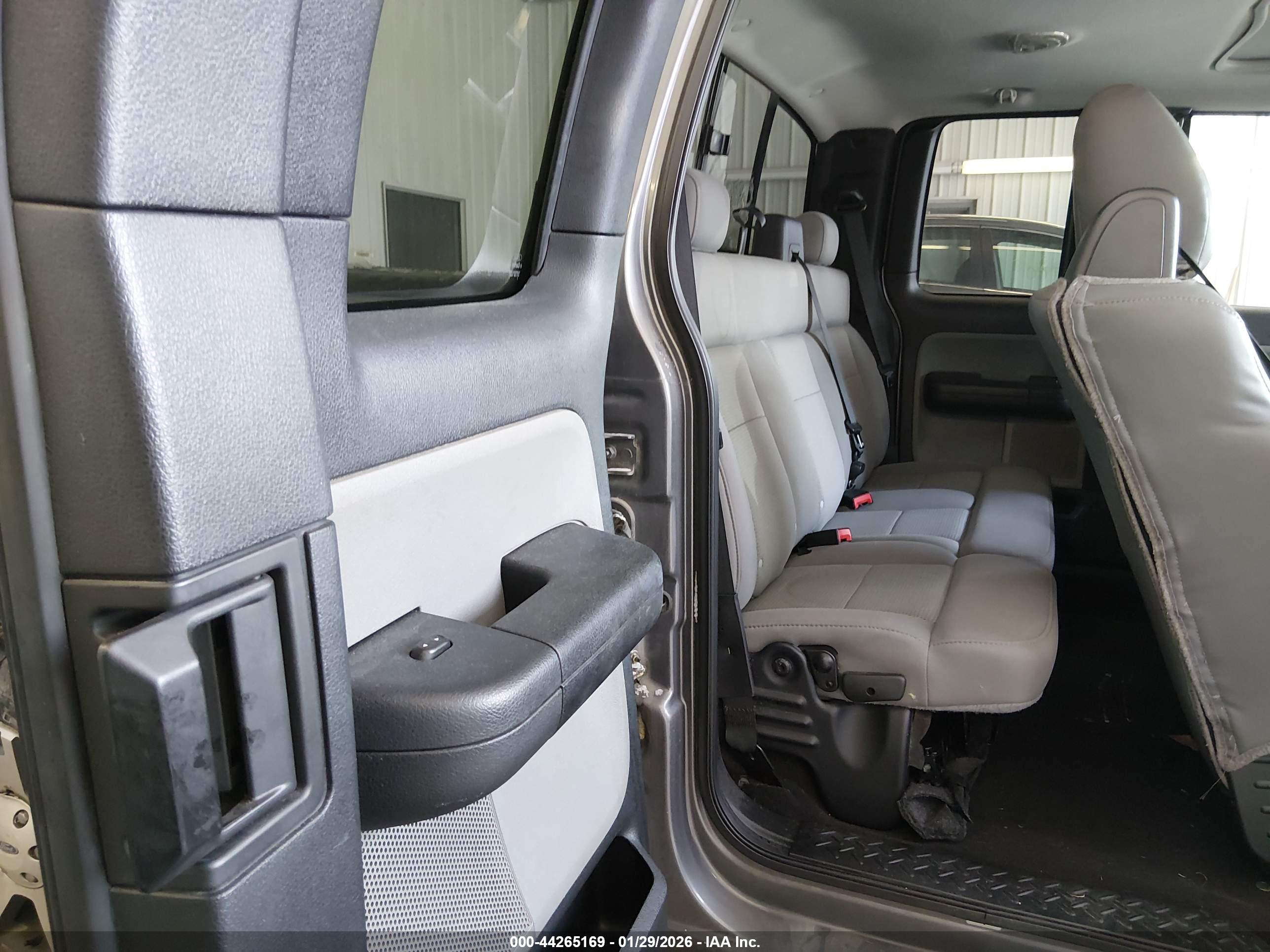 FORD F-150 image 8