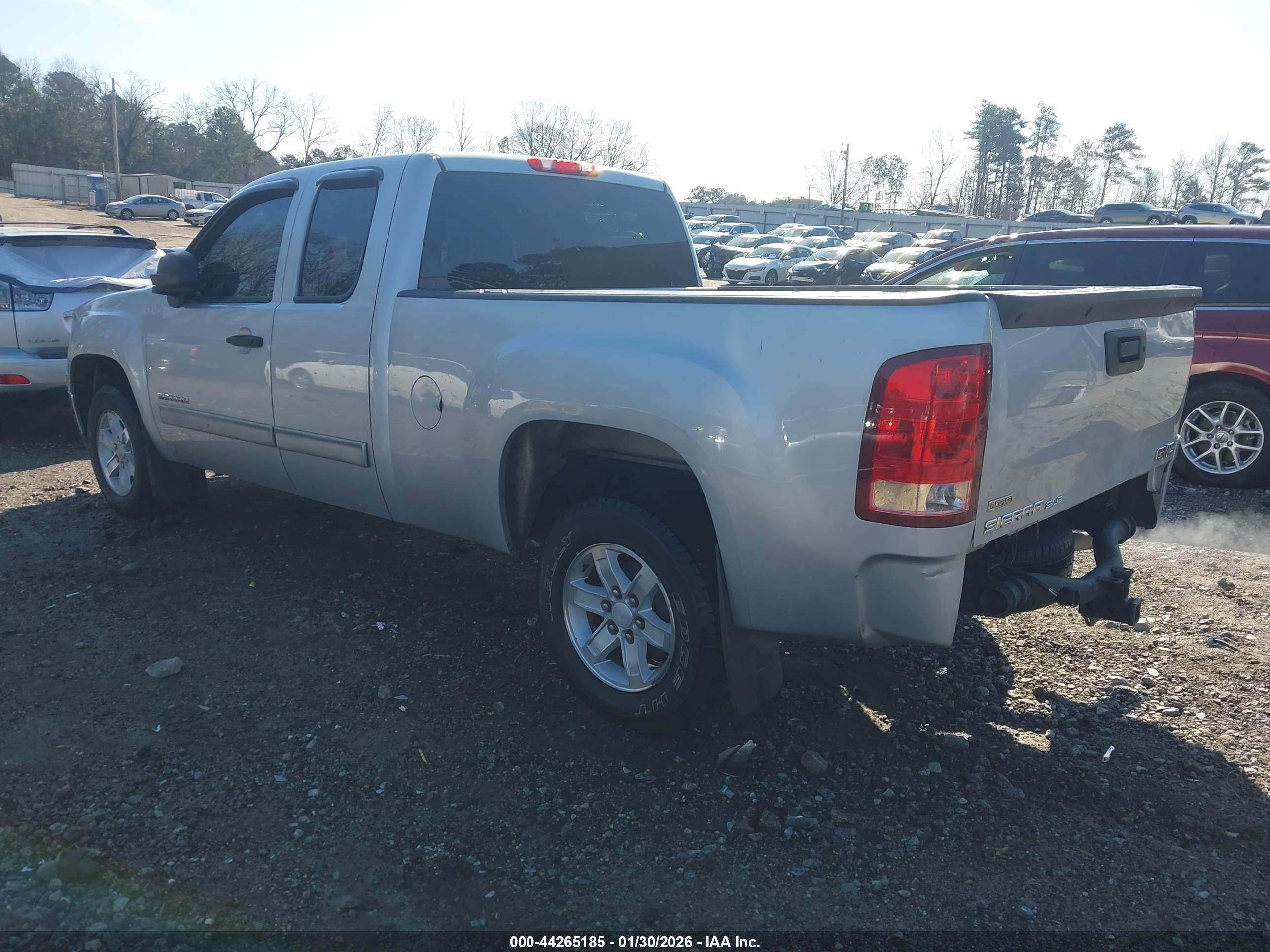 GMC SIERRA image 3