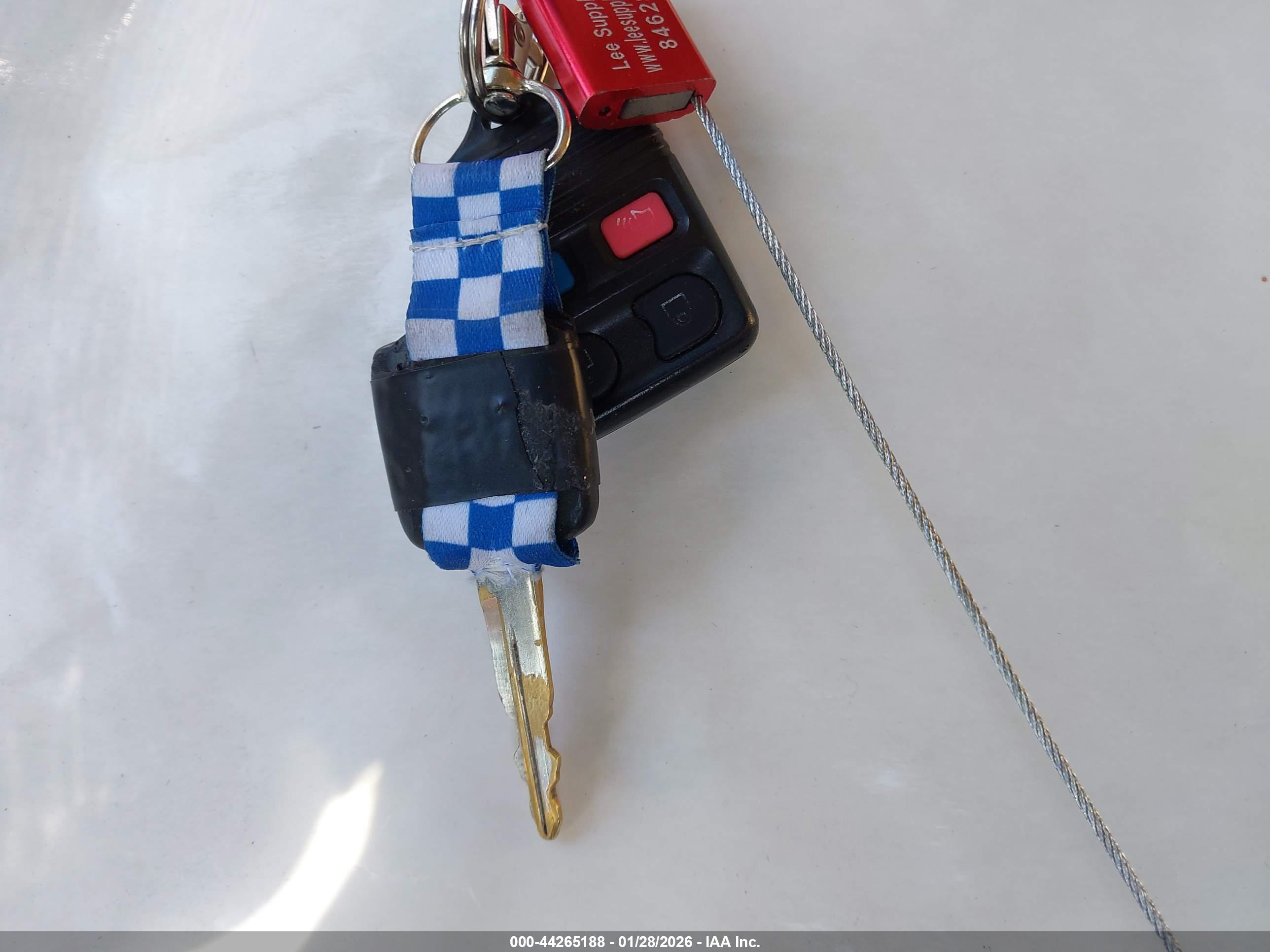 LINCOLN TOWN image 11