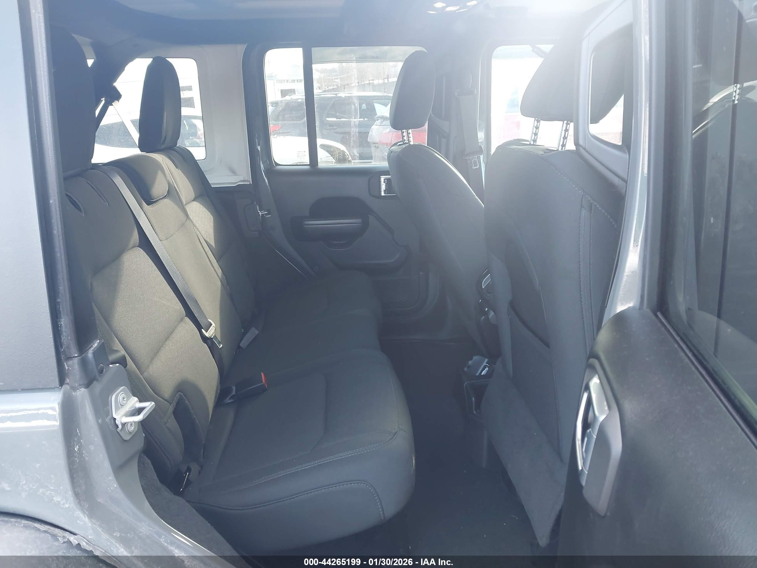 JEEP WRANGLER image 8