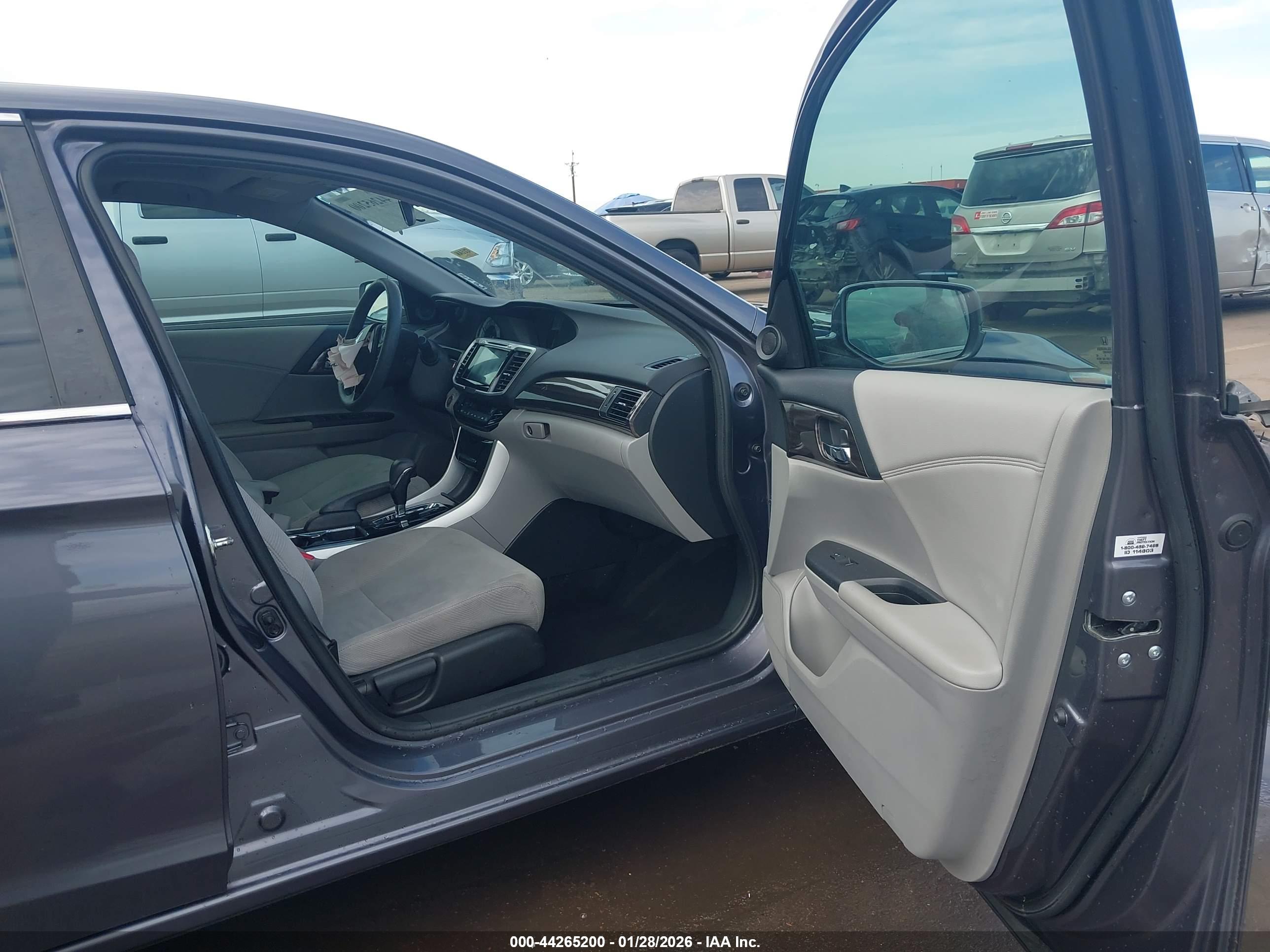 HONDA ACCORD image 5
