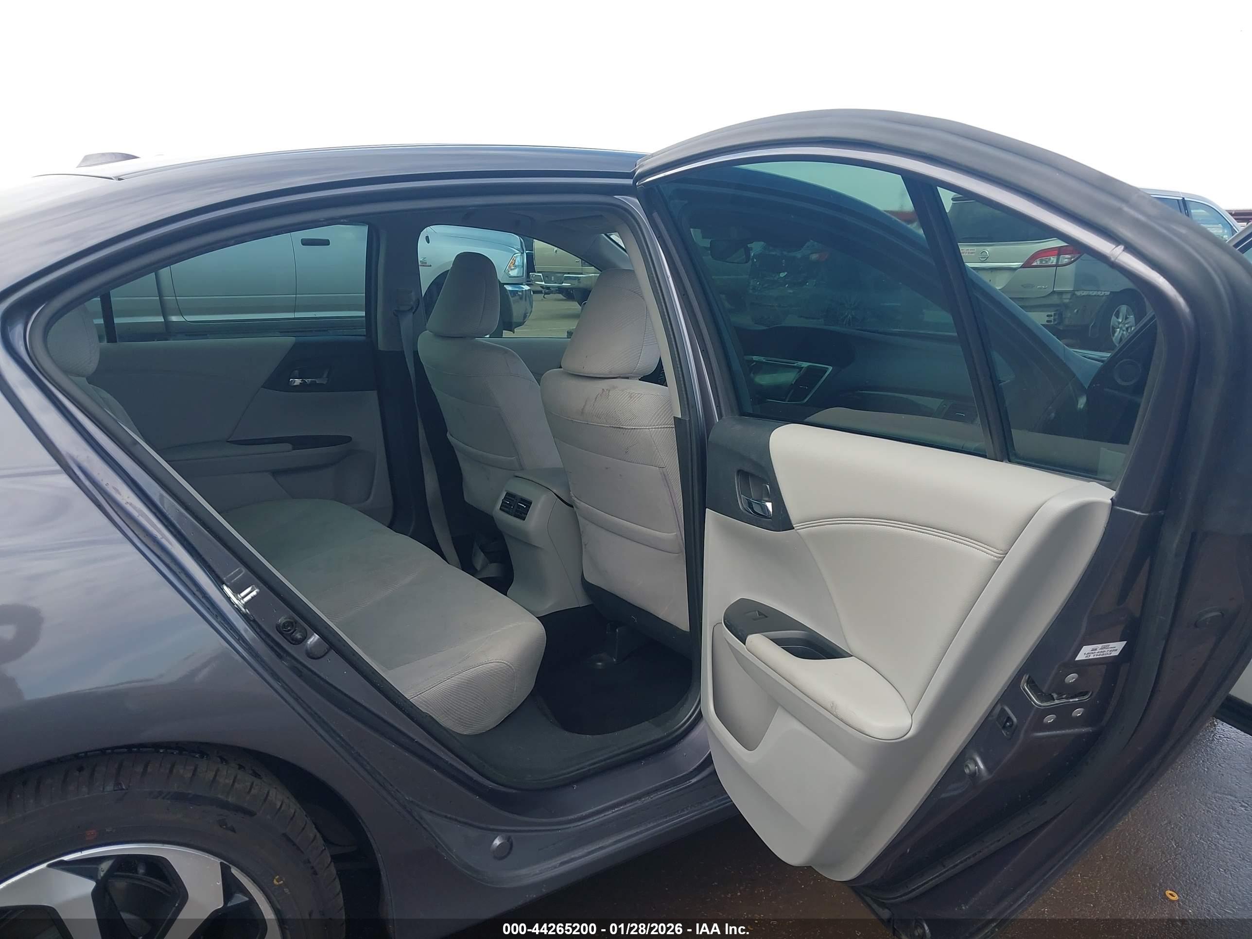 HONDA ACCORD image 8