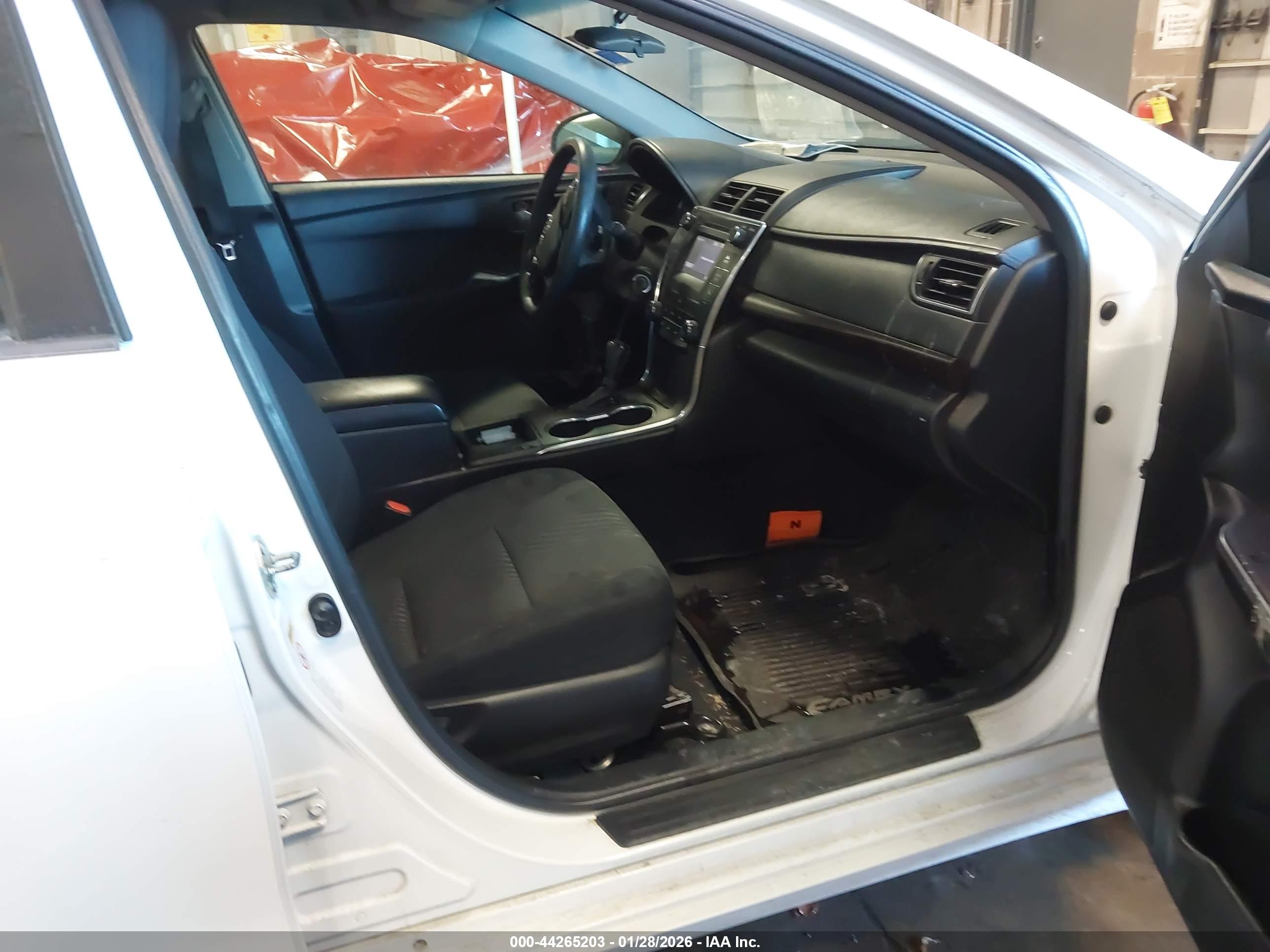 TOYOTA CAMRY image 5