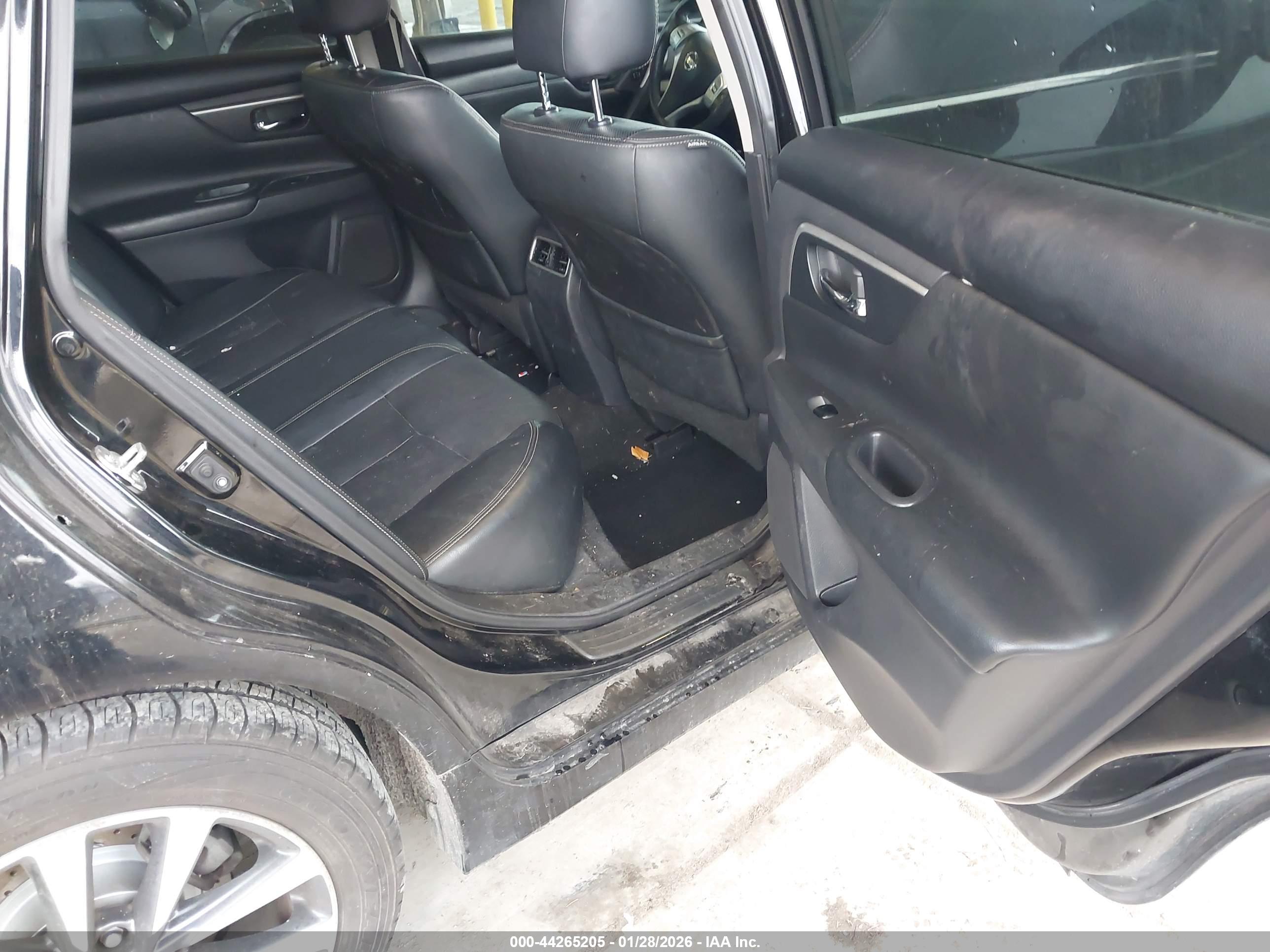 NISSAN ALTIMA image 8