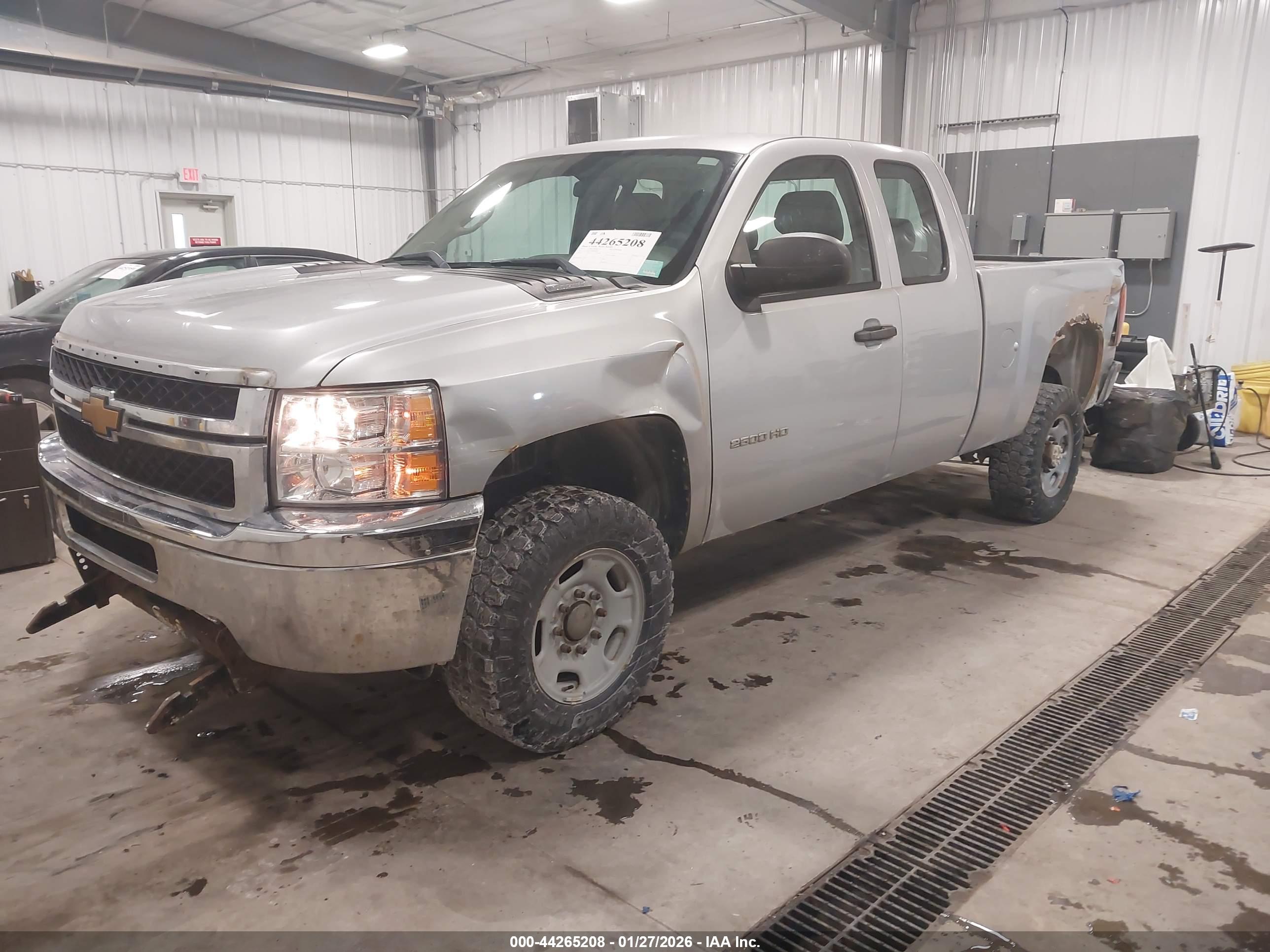 CHEVROLET SILVERADO image 2